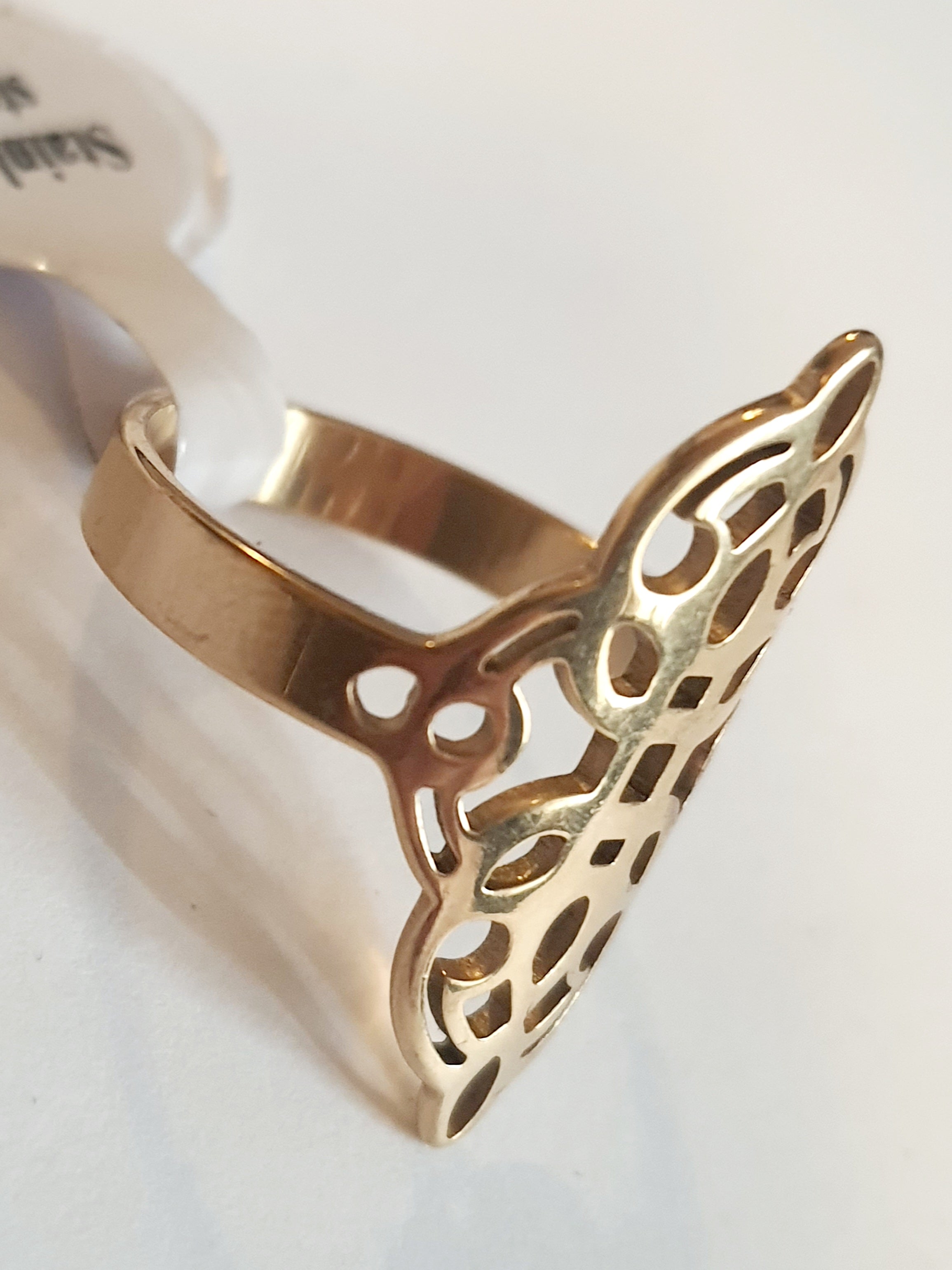 20mm Gold Stainless Steel Ring – Geometric Lines and Light