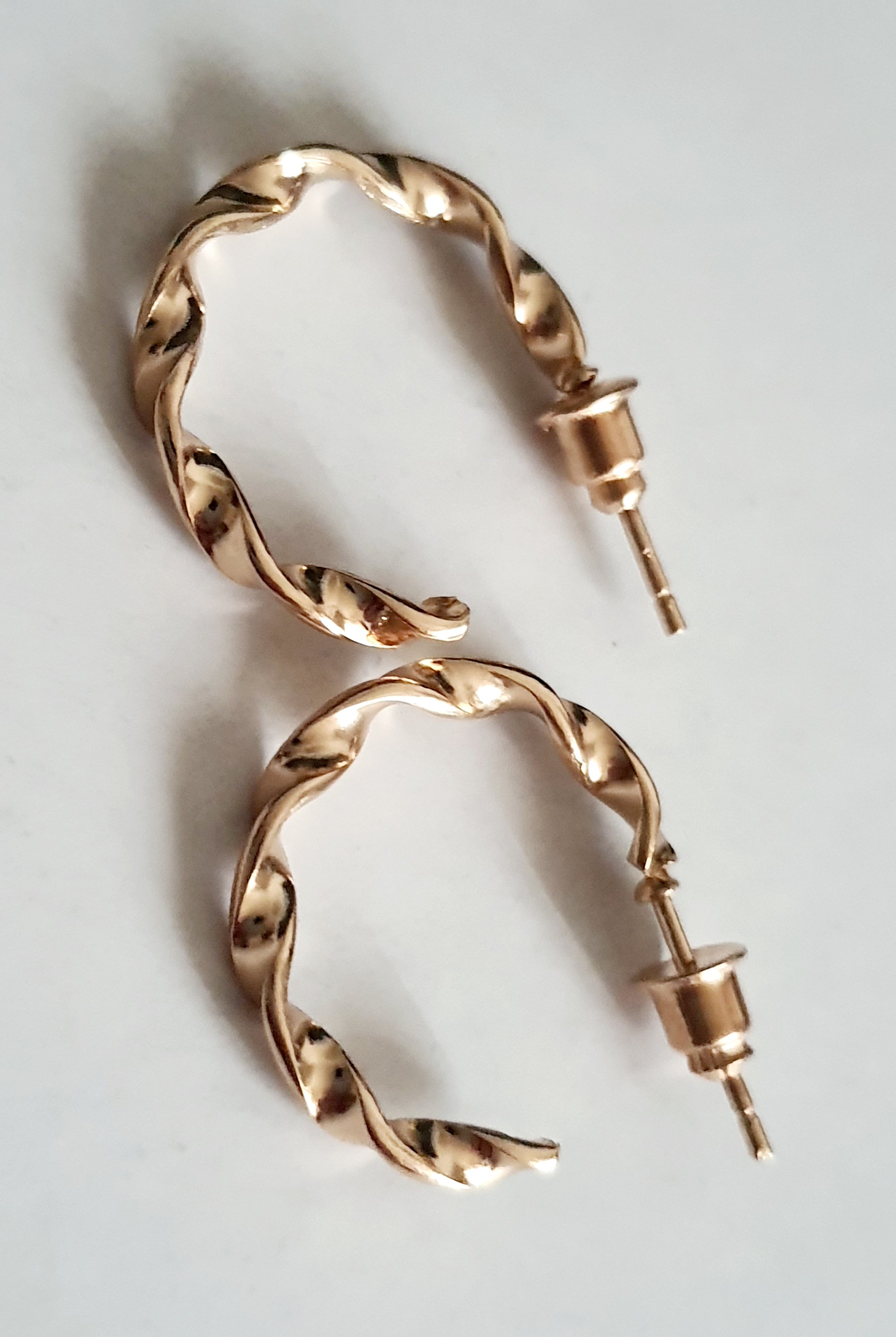 Charming twisted earrings 2 cm stainless steel