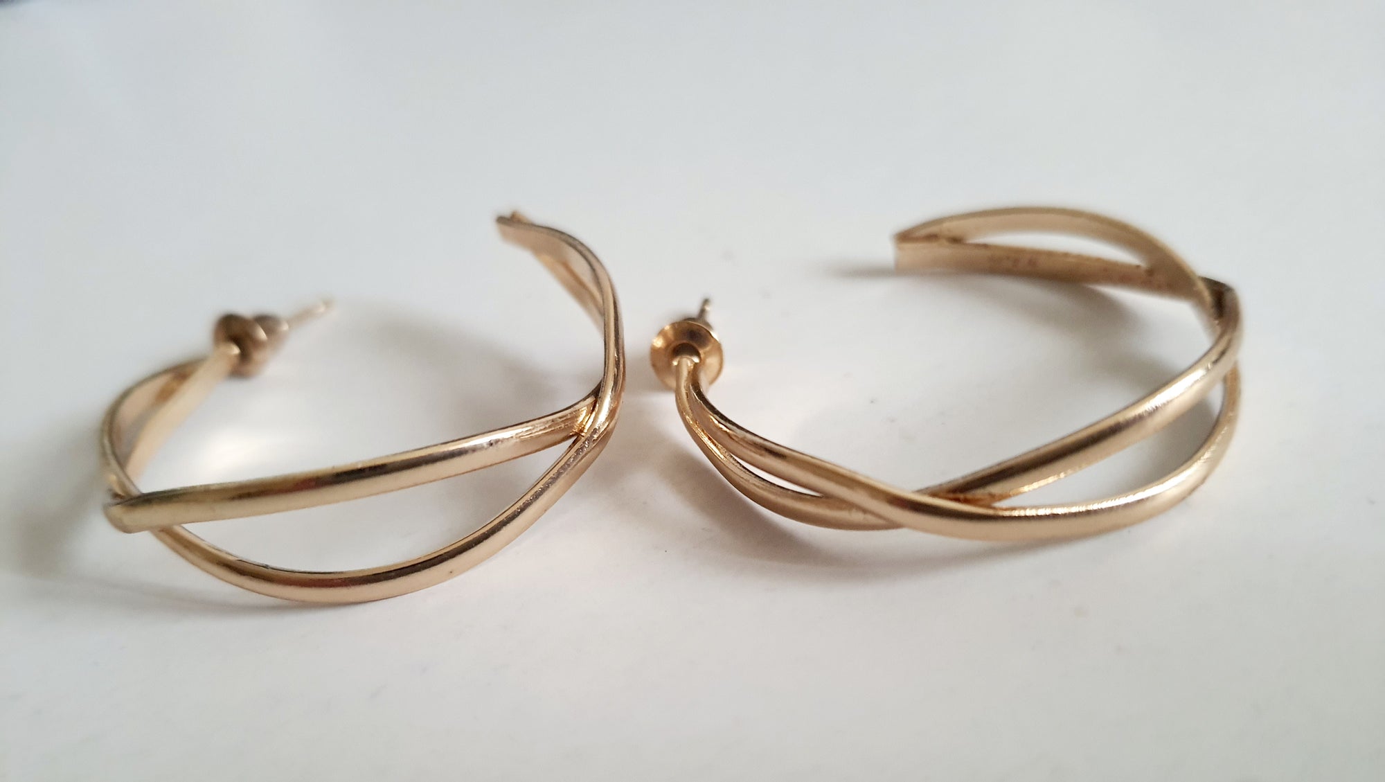 Gold subtle hoop earrings 3.5 cm – light twisted hoops in a minimalist and elegant style
