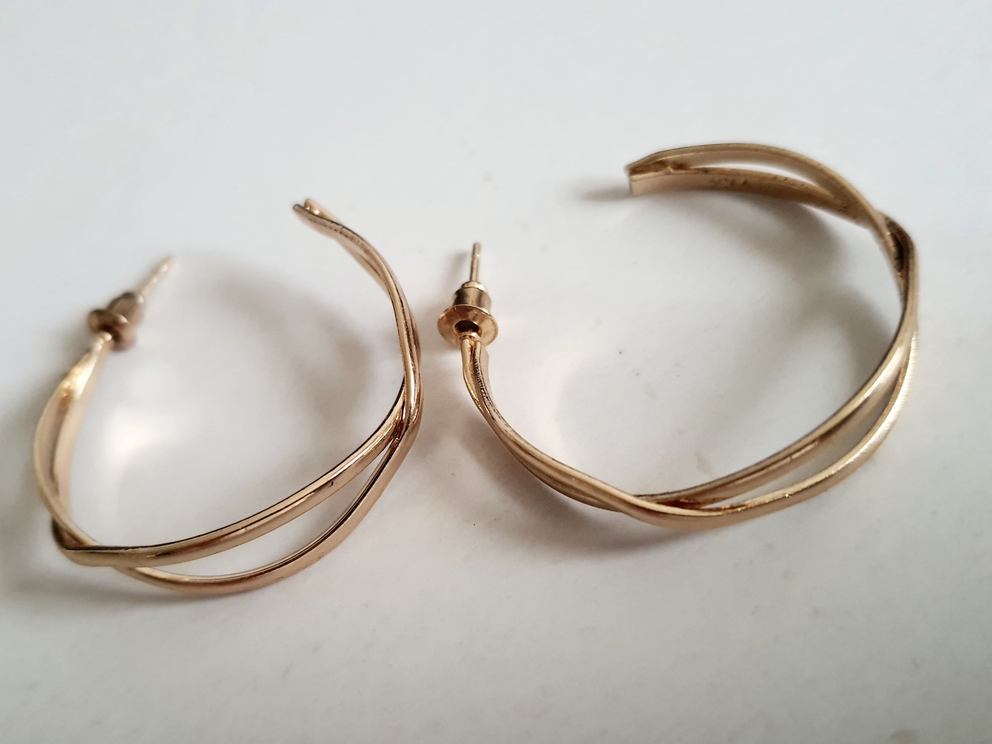 Gold subtle hoop earrings 3.5 cm – light twisted hoops in a minimalist and elegant style