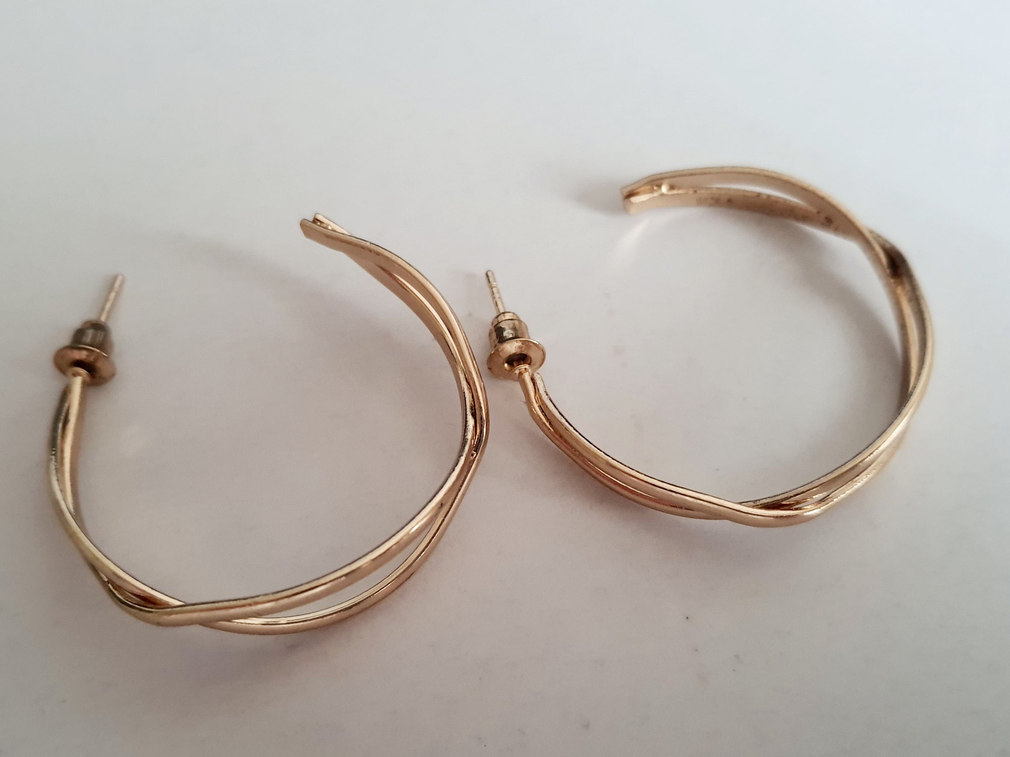 Gold subtle hoop earrings 3.5 cm – light twisted hoops in a minimalist and elegant style