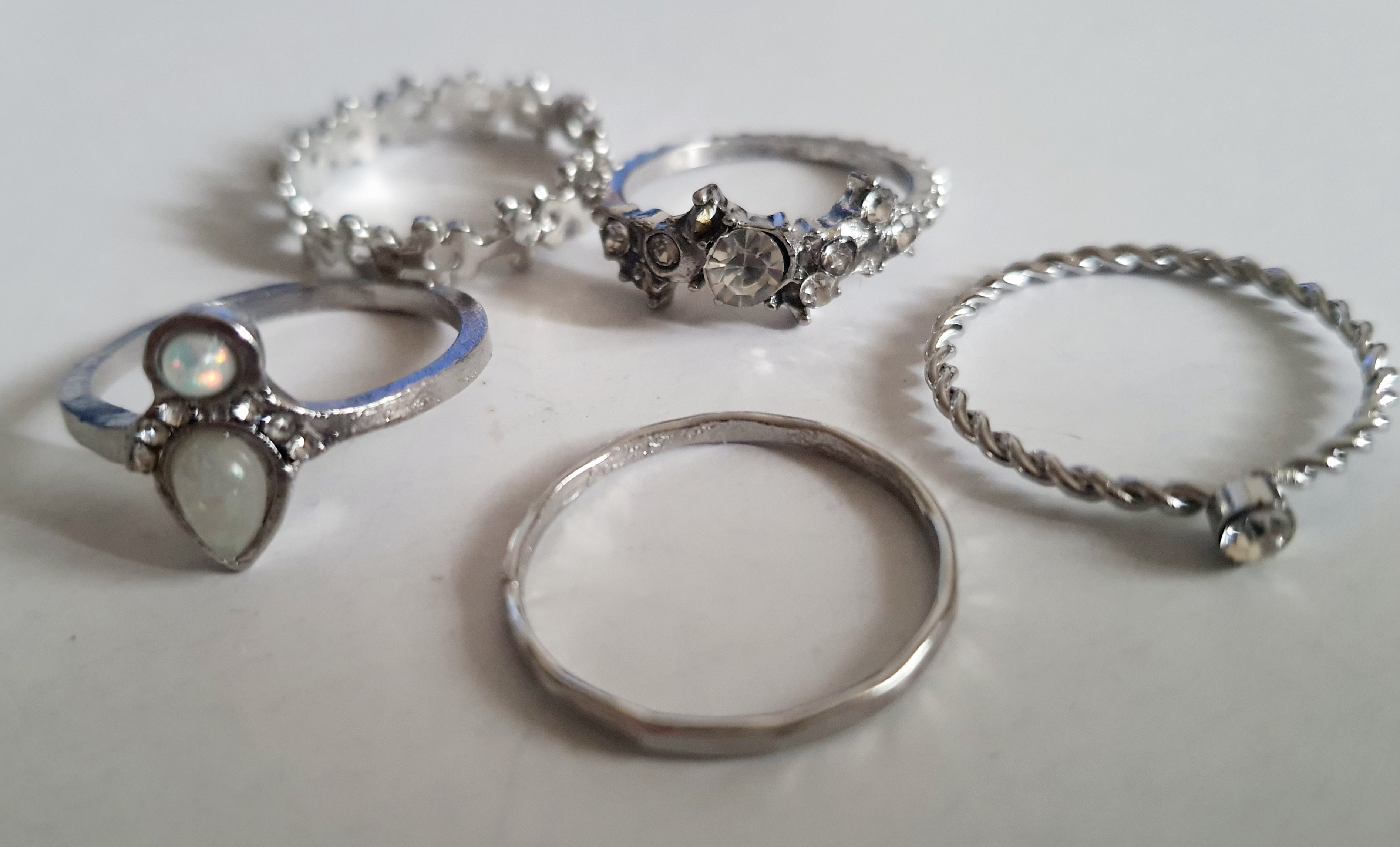 Textured gold ring – minimalist industrial style 18 mm