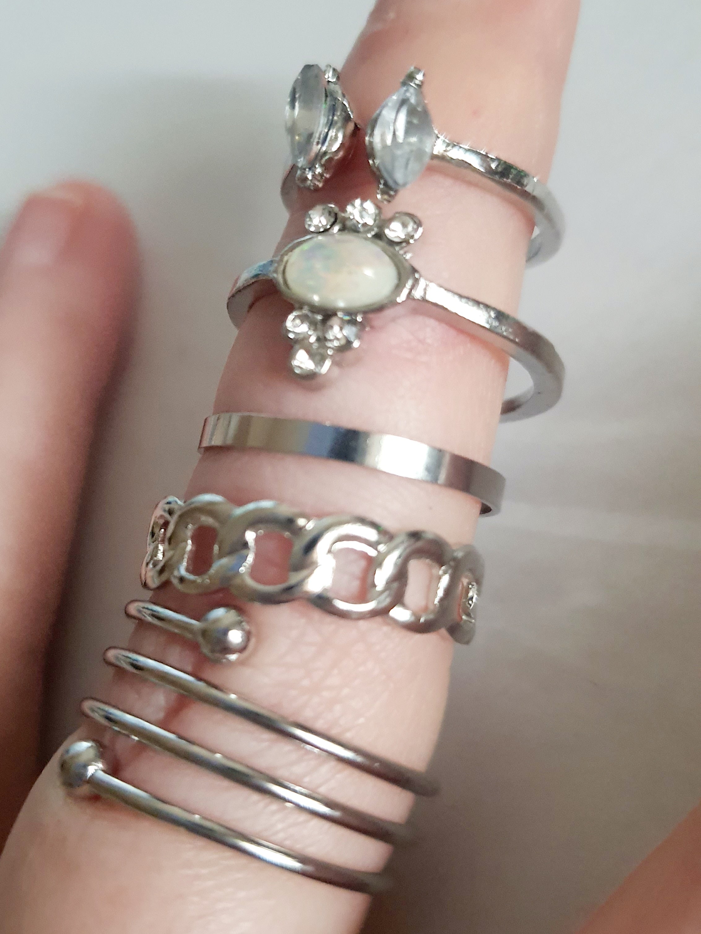 Textured gold ring – minimalist industrial style 18 mm