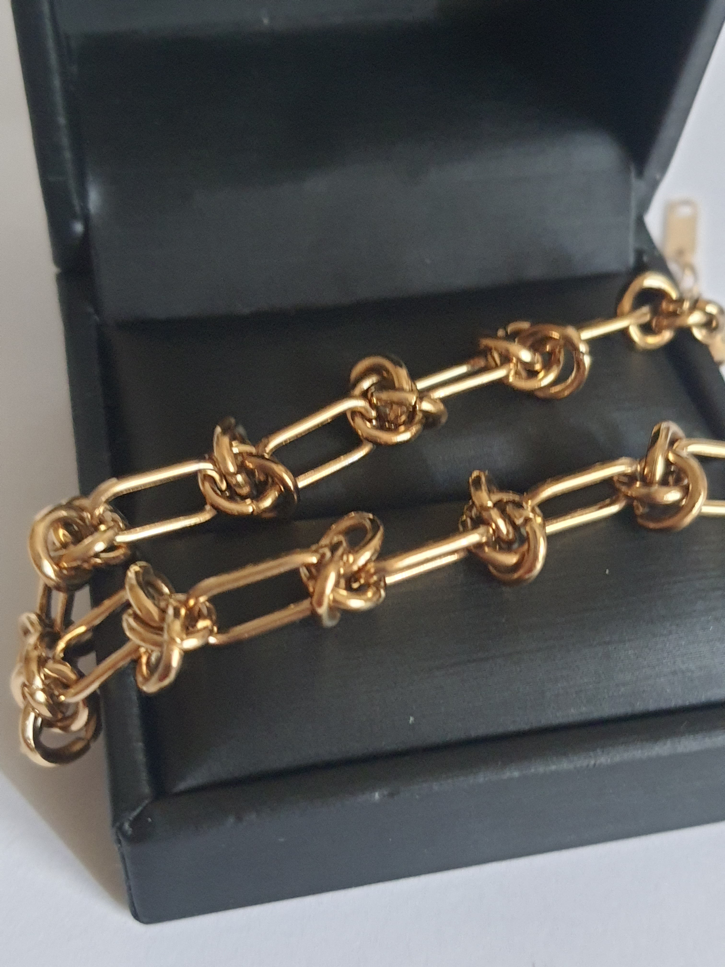 Bransoletka złocona ze stali nierdzewnej, długość regulowana 18–24 cm, splot z geometrycznych ogniw, RougeBizu.