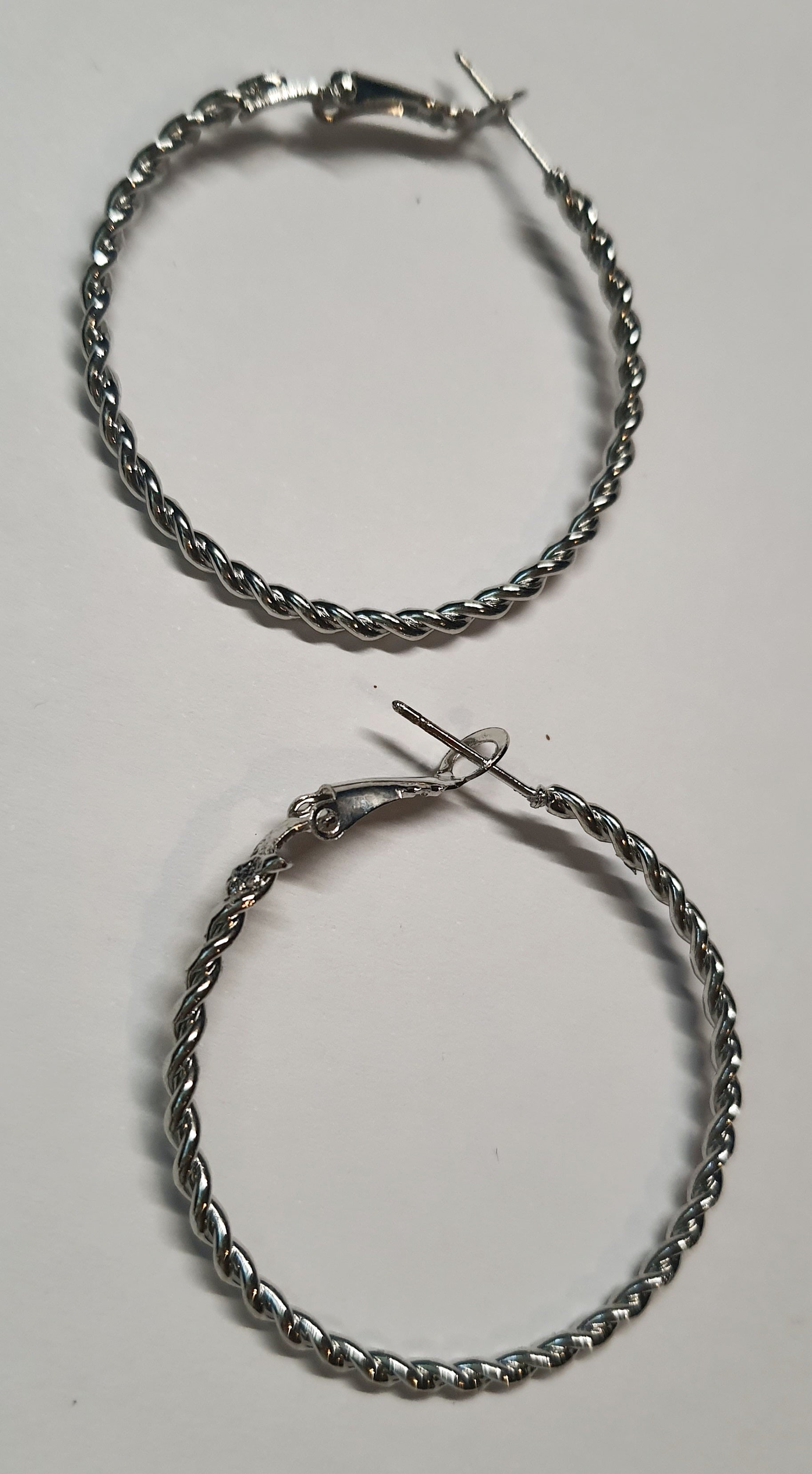 Srebrne kolczyki skręcane kółka o średnicy 4 cm, stal chirurgiczna, stal nierdzewna, wodoodporne, hipoalergiczne, jakość premium, RougeBizu.