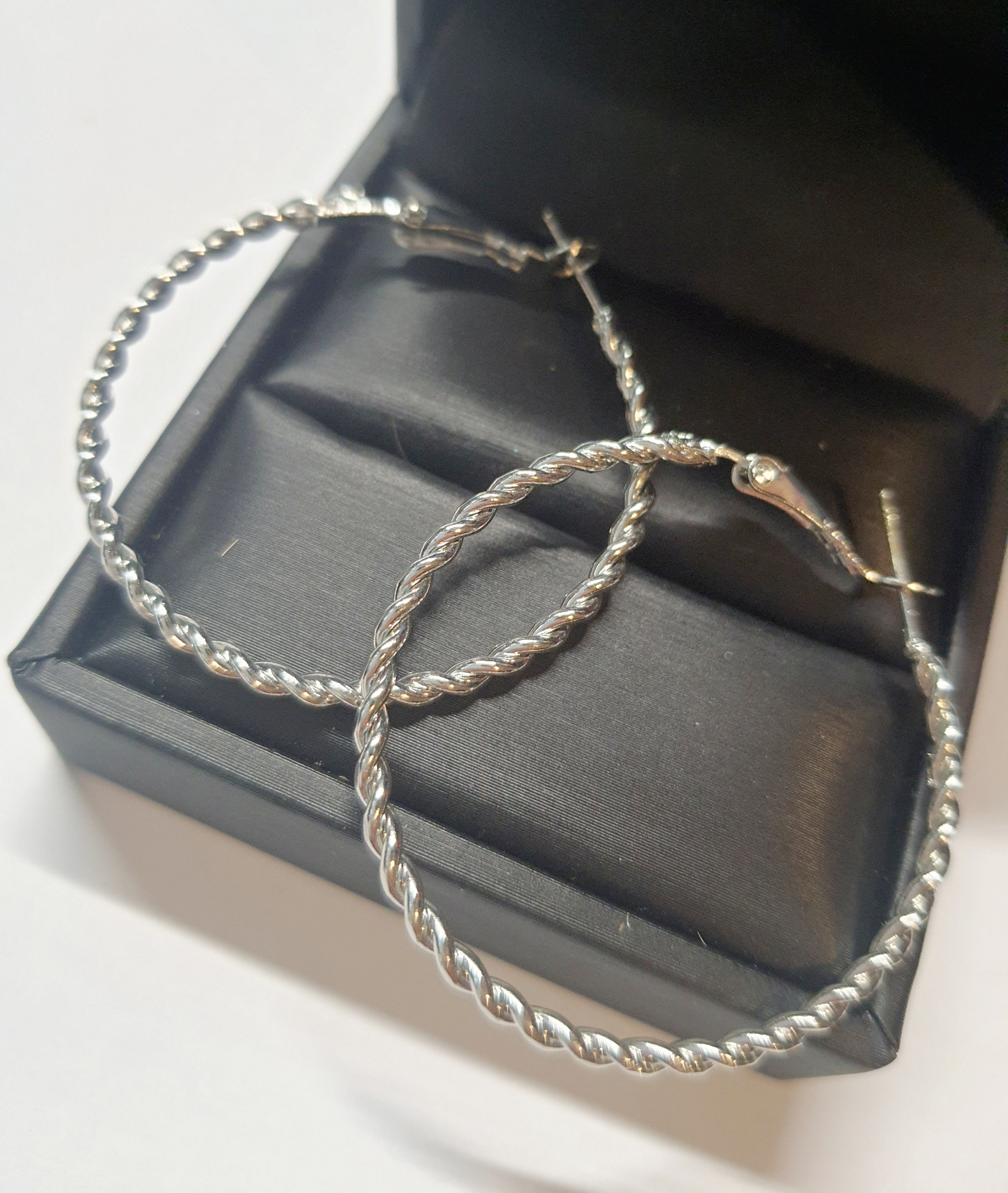 Srebrne kolczyki skręcane kółka o średnicy 4 cm, stal chirurgiczna, stal nierdzewna, wodoodporne, hipoalergiczne, jakość premium, RougeBizu.