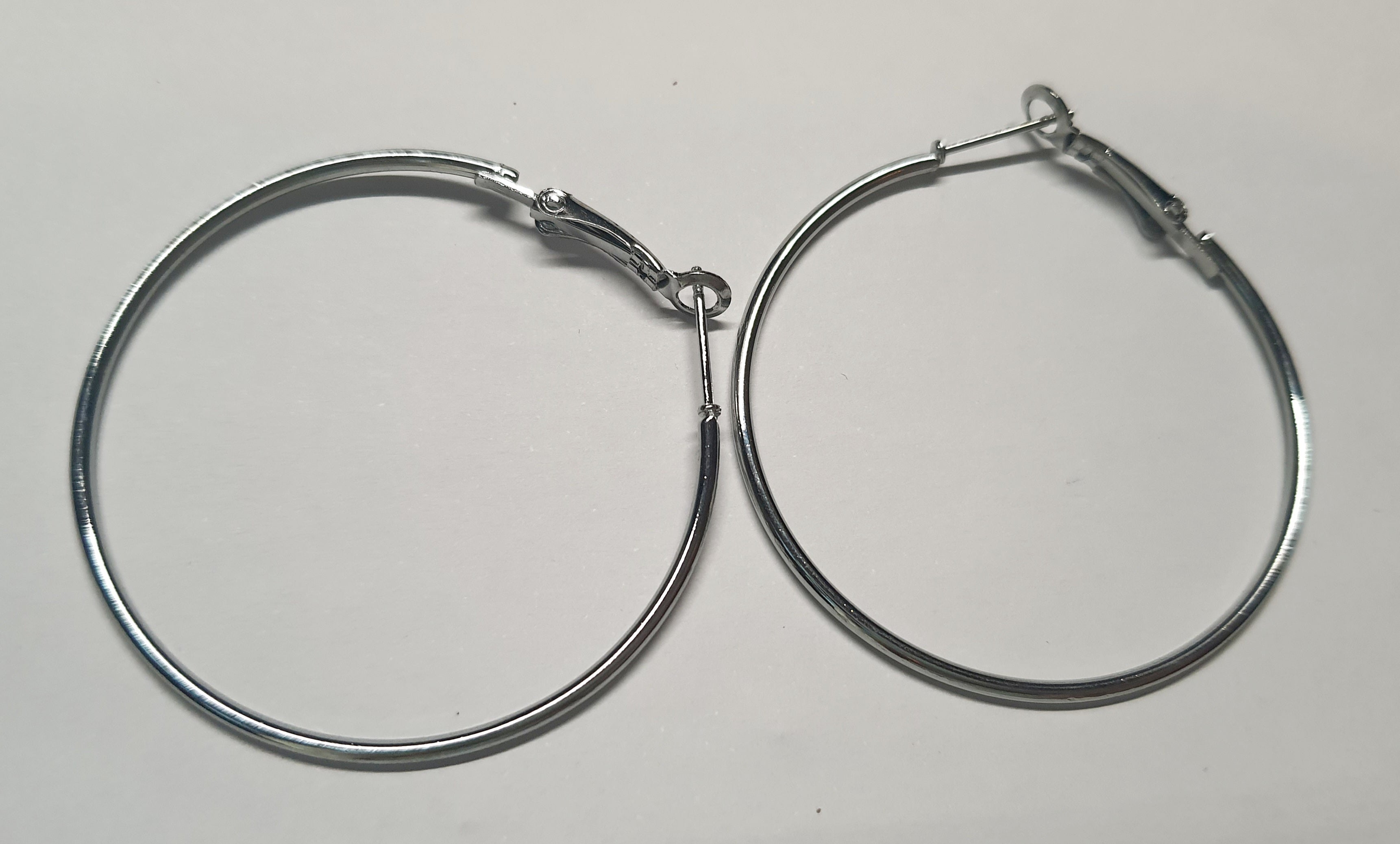 Srebrne kolczyki klasyczne kółka o średnicy 4,5 cm, stal chirurgiczna, stal nierdzewna, wodoodporne, hipoalergiczne, jakość premium, RougeBizu.