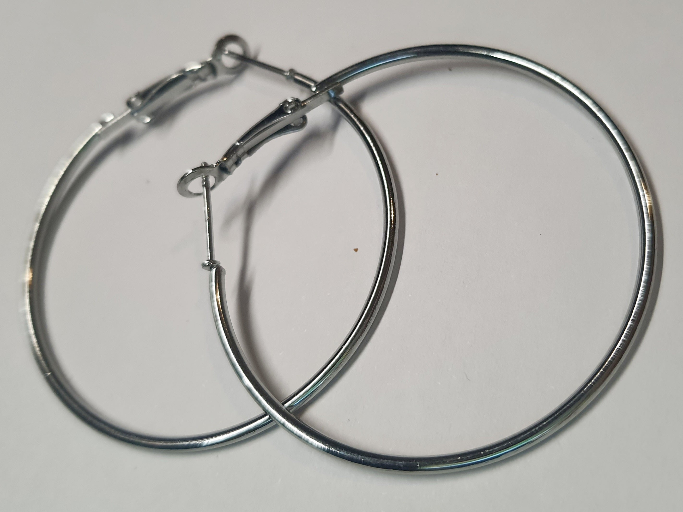 Srebrne kolczyki klasyczne kółka o średnicy 4,5 cm, stal chirurgiczna, stal nierdzewna, wodoodporne, hipoalergiczne, jakość premium, RougeBizu.