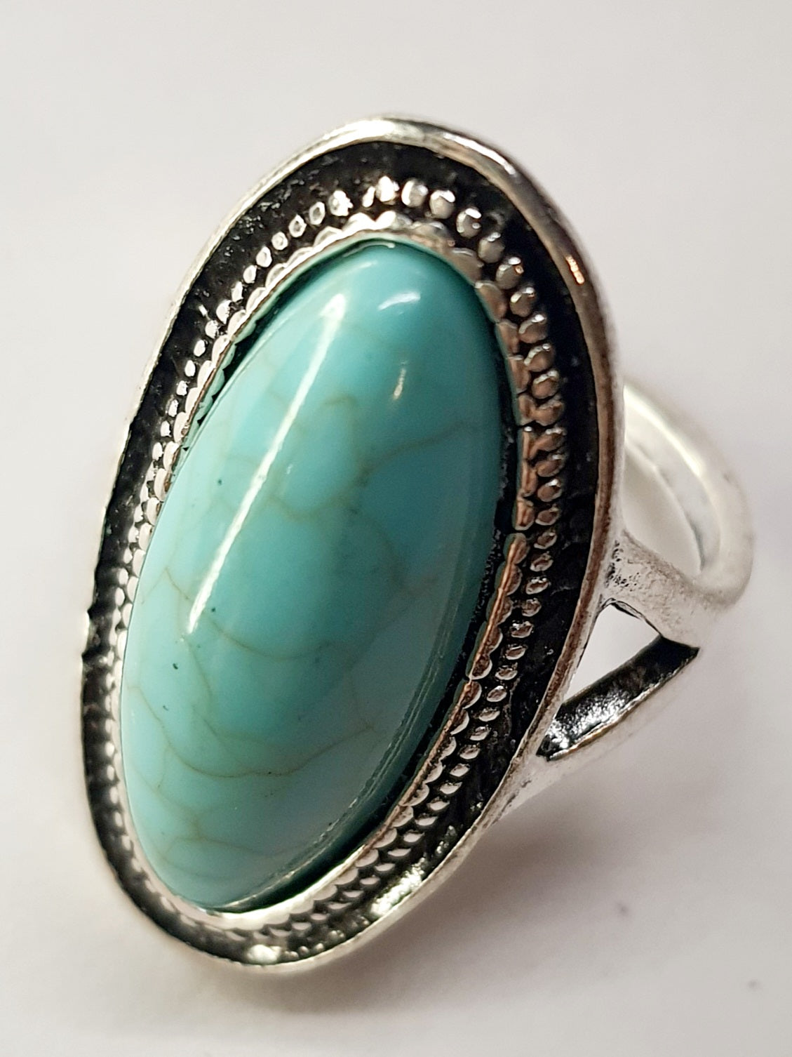 Pierścionek srebrny z owalnym turkusowym kamieniem, stal nierdzewna, stal chirurgiczna, styl boho vintage, rozmiar 18 mm, wodoodporne, hipoalergiczne, jakość premium, Rouge Bizu.