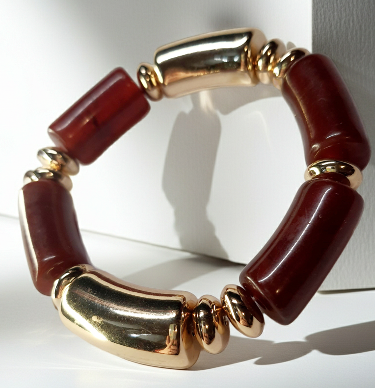 Bransoletka akrylowa w kolorze karmelowego brązu, o średnicy 6 cm, w stylu retro i minimalistycznym. Stal nierdzewna, stal chirurgiczna, wodoodporne, hipoalergiczne, jakość premium, Rouge Bizu.