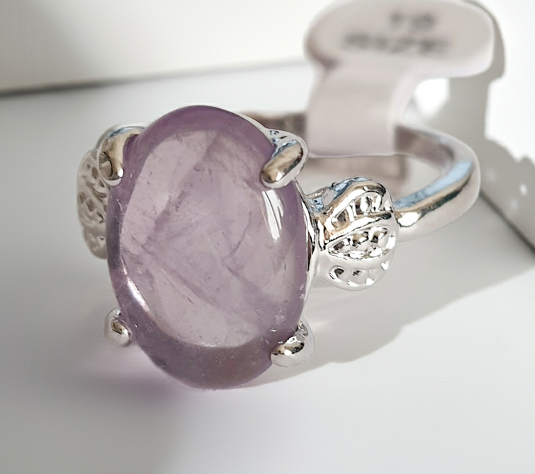 🌾 Violet Leaf Ring – Romanticism Enchanted in Stone