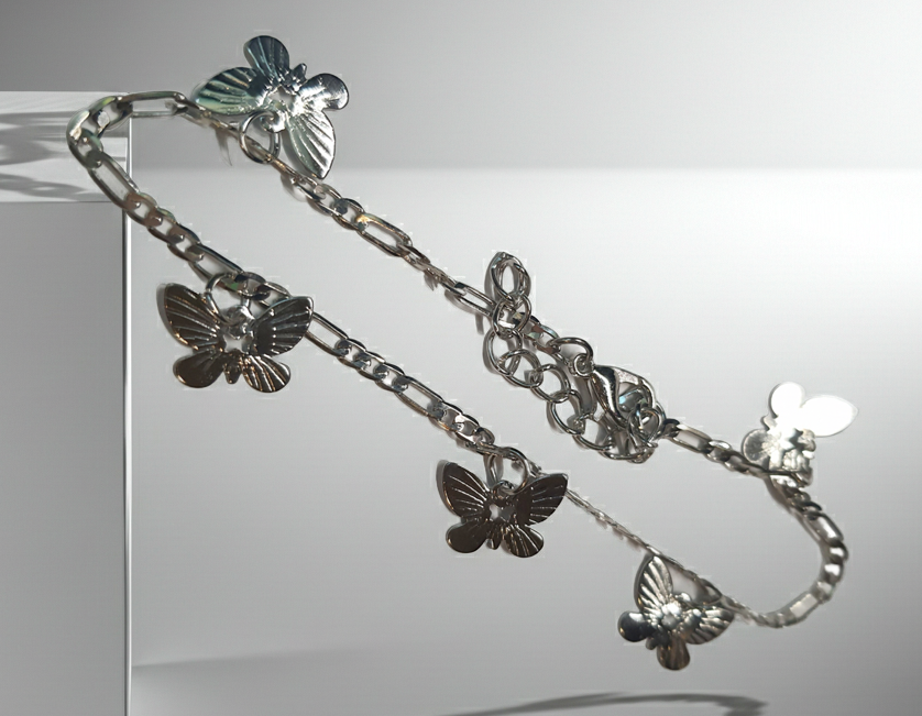 Srebrna bransoletka z zawieszkami w kształcie motyli, stal chirurgiczna, stal nierdzewna, wodoodporne, hipoalergiczne, jakość premium, długość regulowana 21–28 cm, RougeBizu.