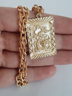 Złoty naszyjnik ze stali nierdzewnej, prostokątna zawieszka z motywem smoka w reliefie, długość 45–50 cm, styl elegancki i symboliczny, RougeBizu.