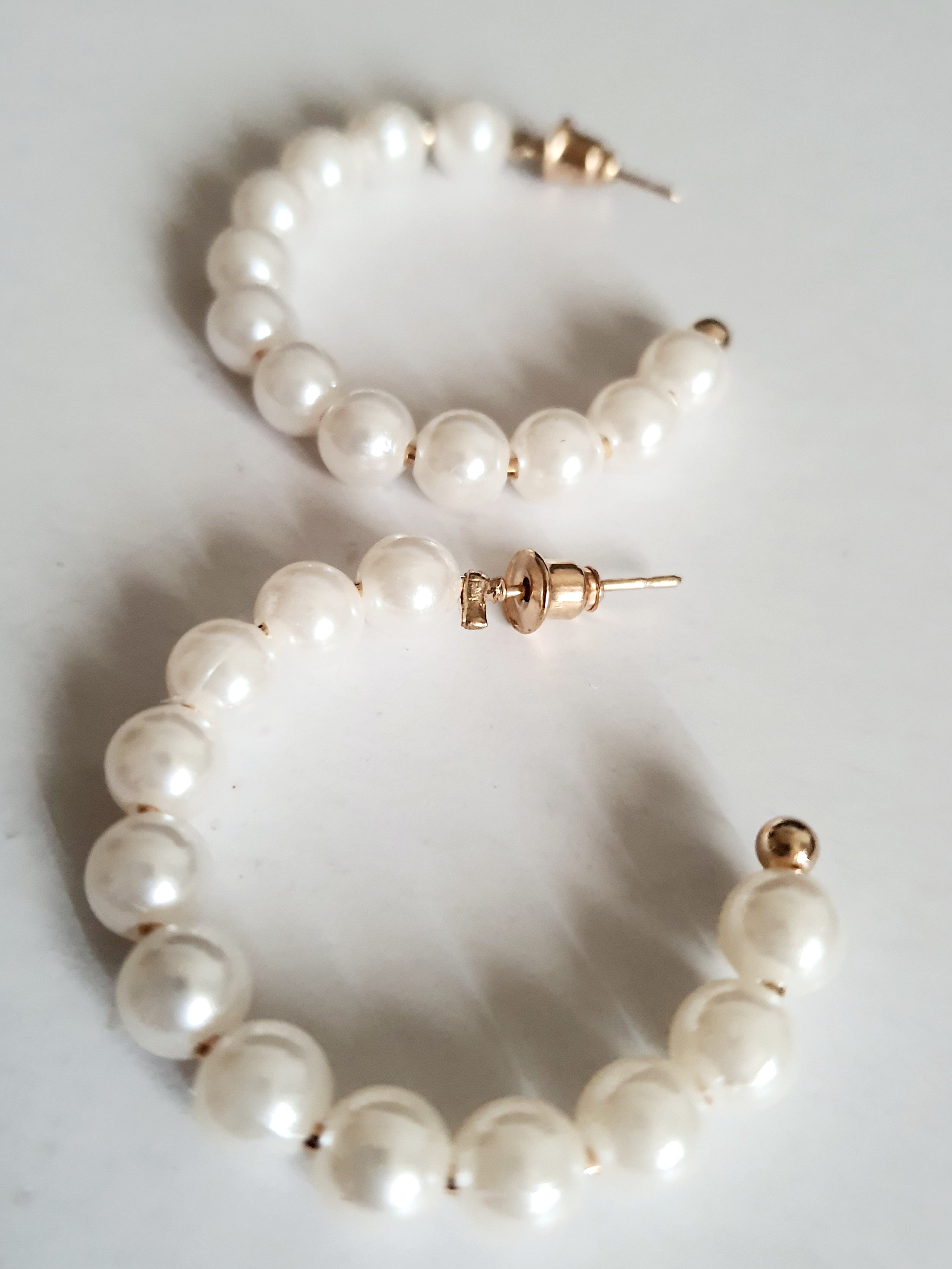 Złote kolczyki koła 3cm, stal nierdzewna, stal chirurgiczna z perełkami, retro french boho vibe