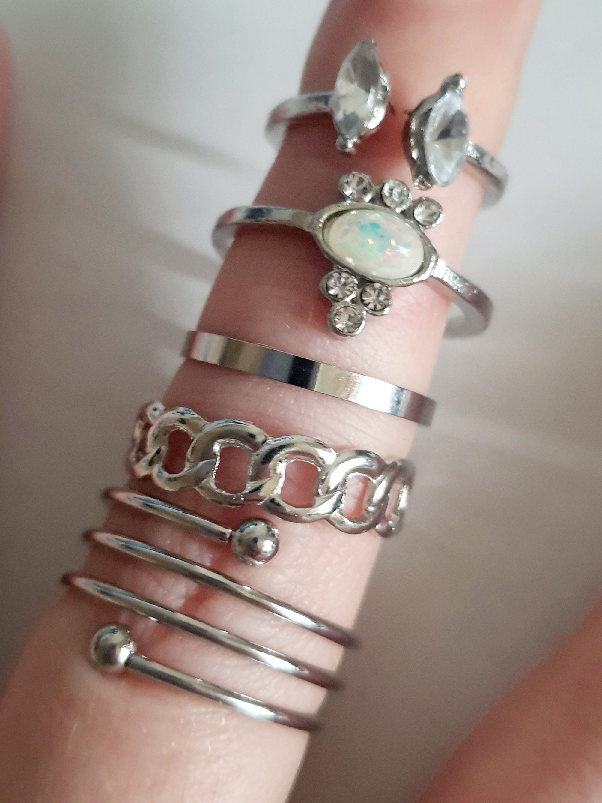 Textured gold ring – minimalist industrial style 18 mm