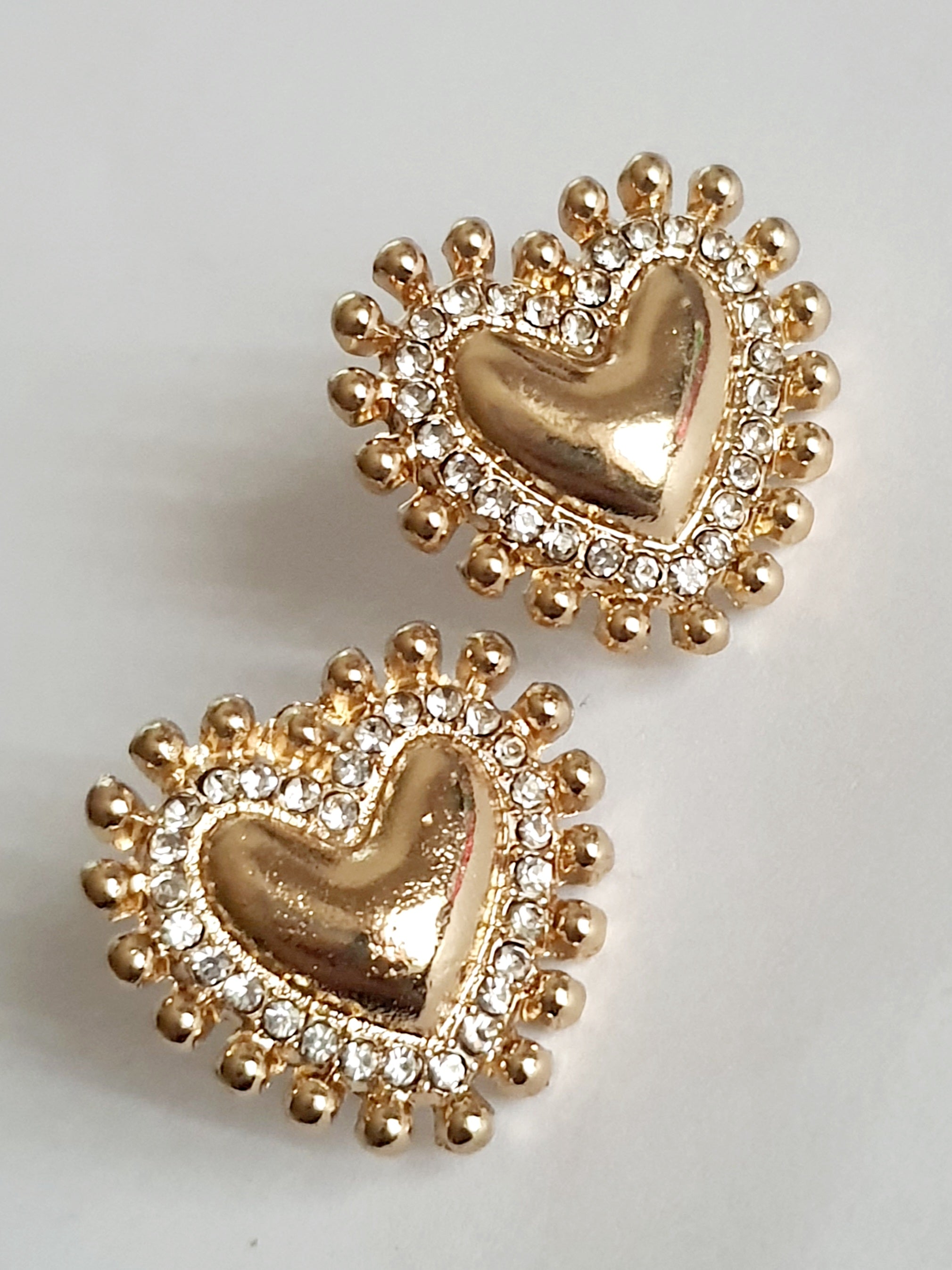 Złote kolczyki w kształcie serca z cyrkoniami w stylu ex voto, z cyrkoniami

