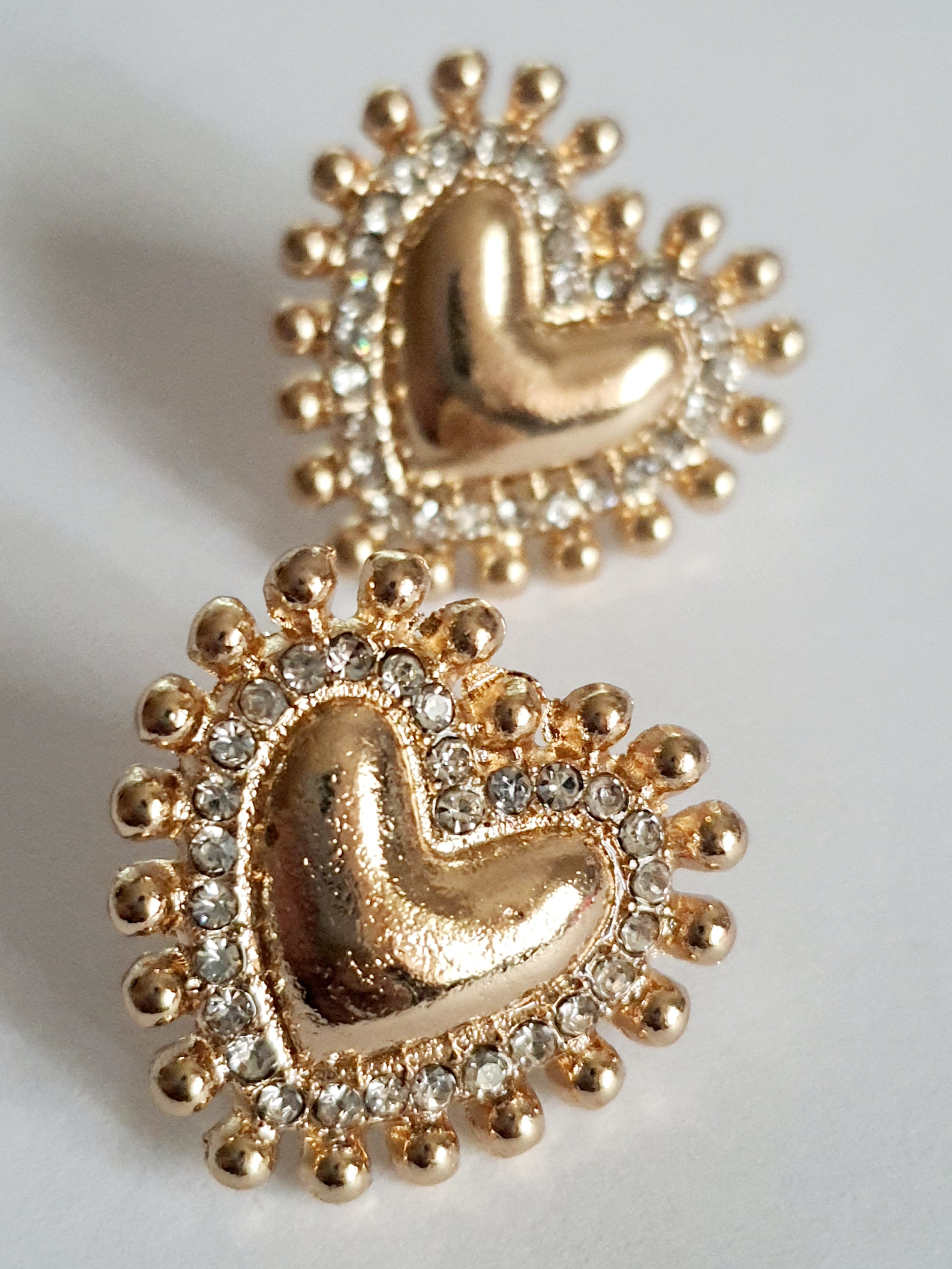 Złote kolczyki w kształcie serca z cyrkoniami w stylu ex voto, z cyrkoniami

