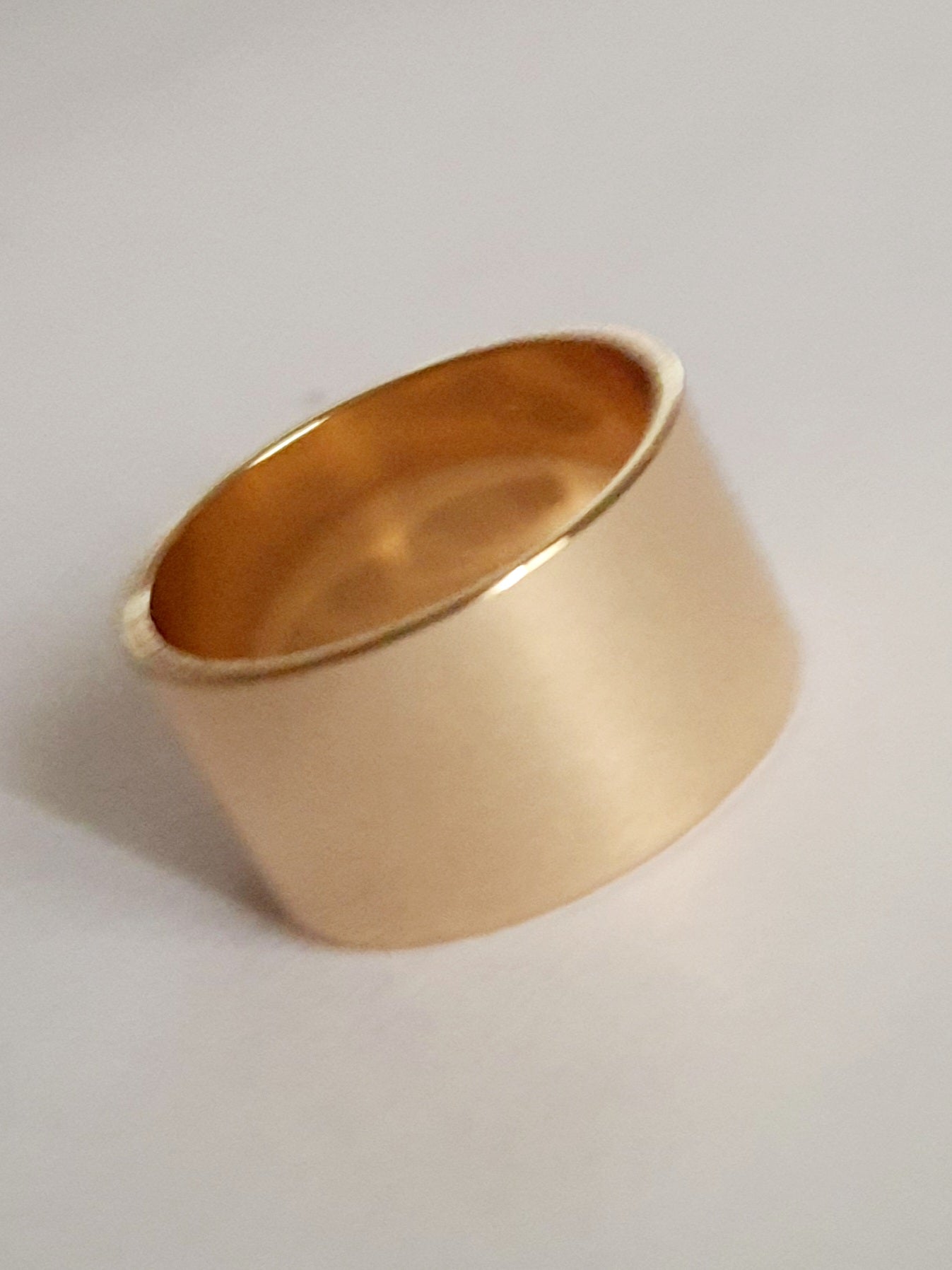 Złoty pierścionek obrączka, stal nierdzewna, 16 mm. rougebizu