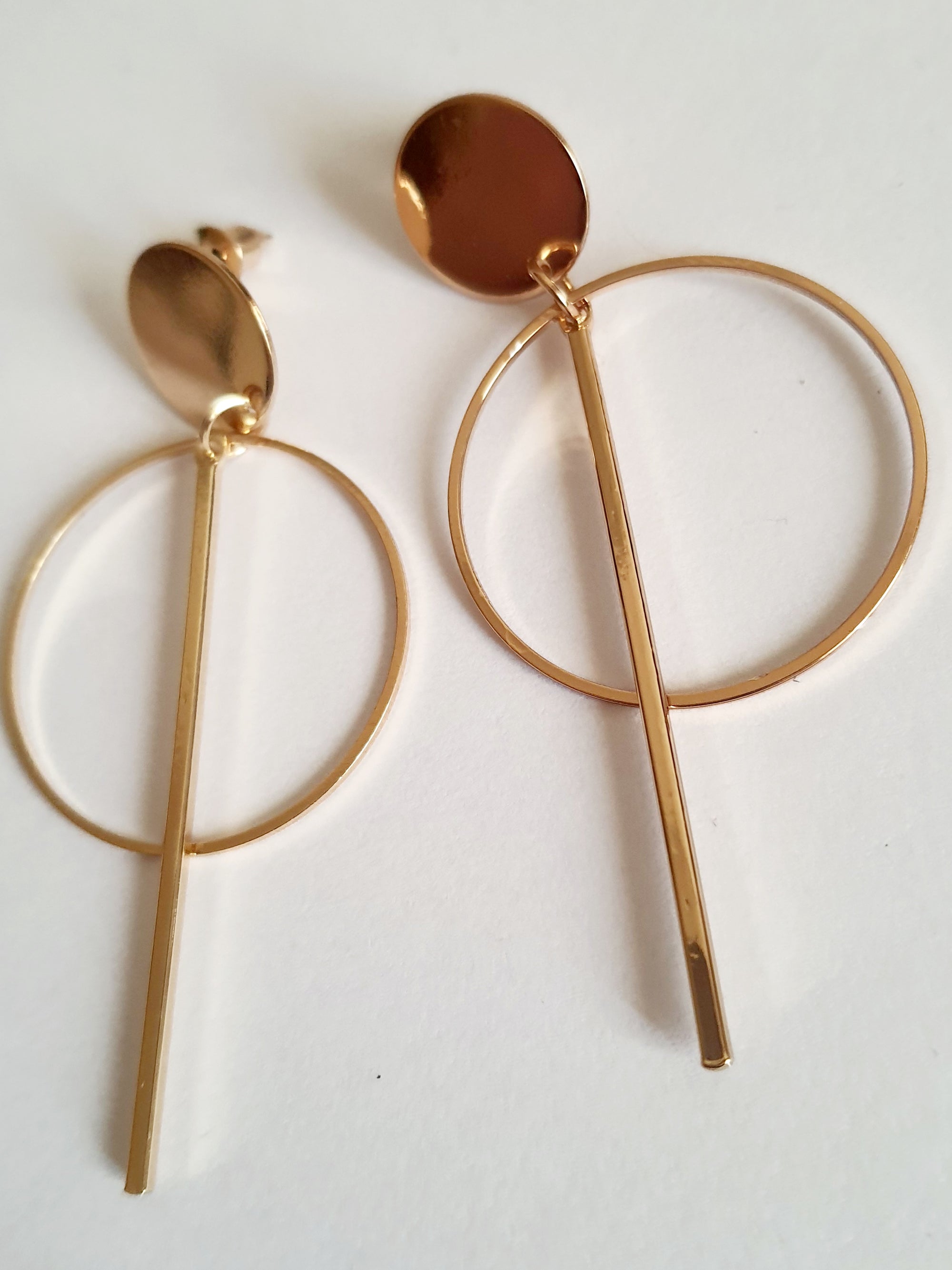 Geometryczne kolczyki z okrągłym elementem, stal nierdzewna- 4cm, geometryczna forma. rougebizu