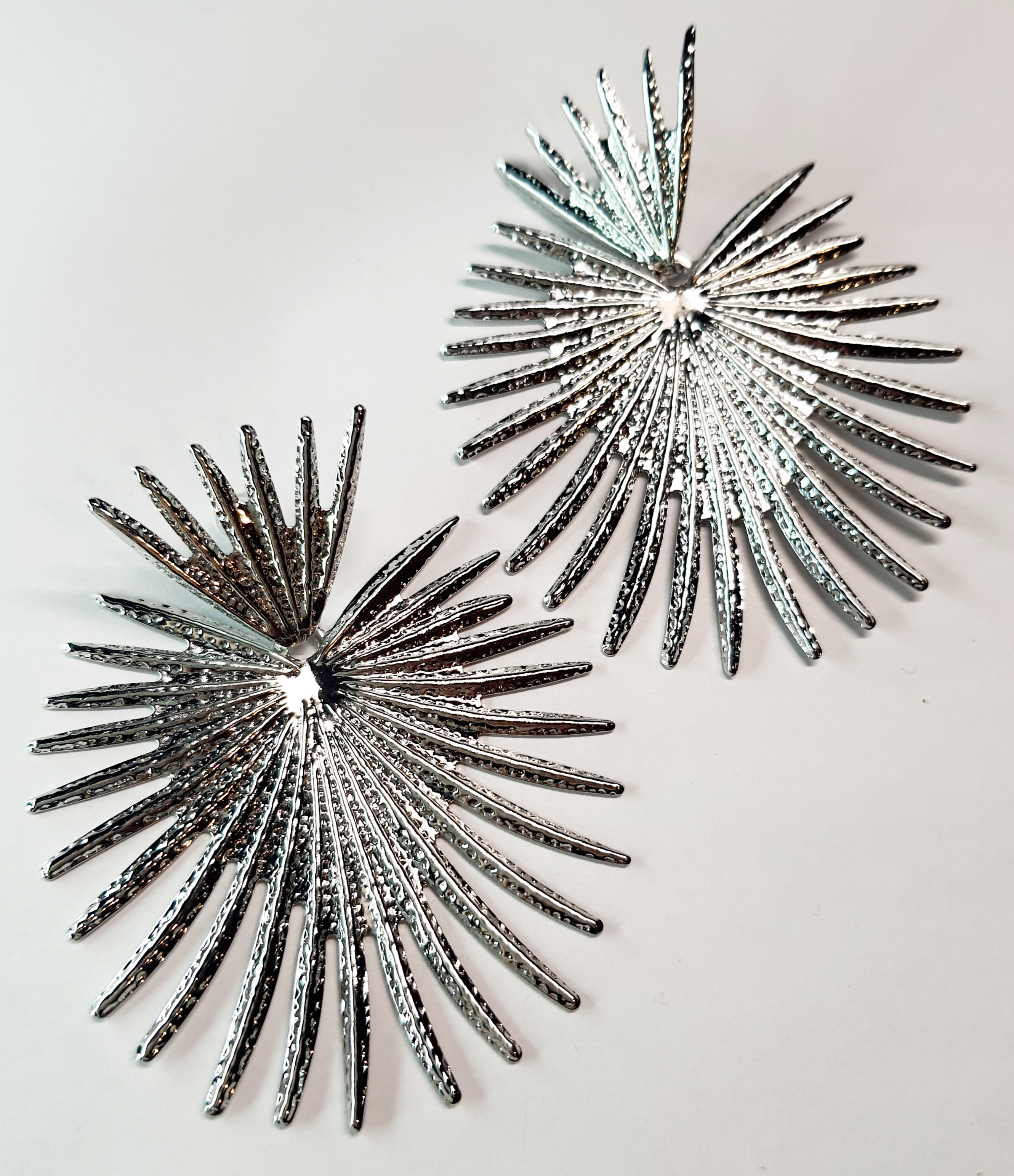 Srebrne kolczyki w kształcie promieni, długość 7 cm, stal chirurgiczna, stal nierdzewna, wodoodporne, hipoalergiczne, jakość premium, RougeBizu.