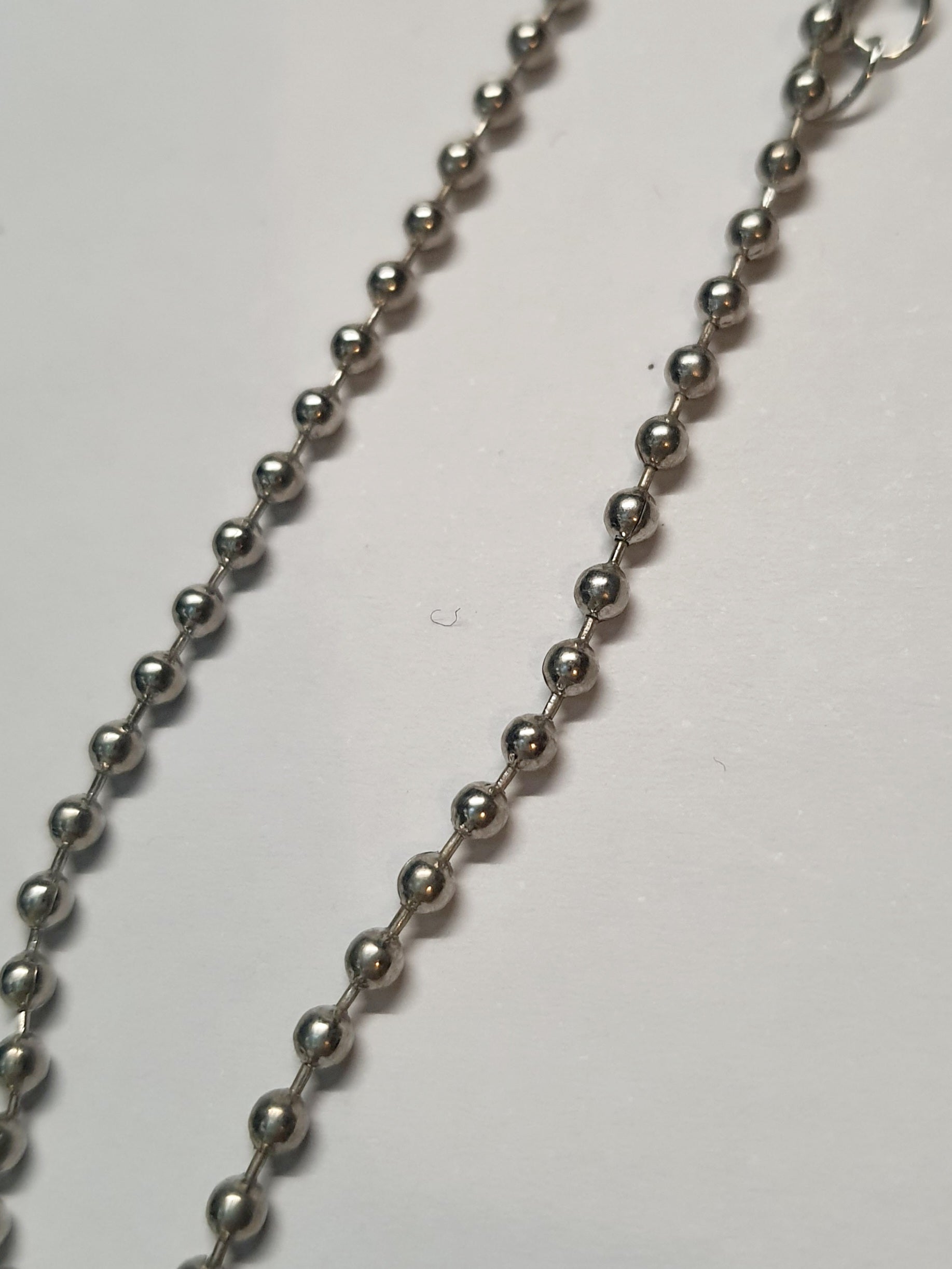 Srebrna bransoletka o splocie kulkowym, stal chirurgiczna, stal nierdzewna, wodoodporne, hipoalergiczne, jakość premium, długość regulowana 17–22 cm, RougeBizu.