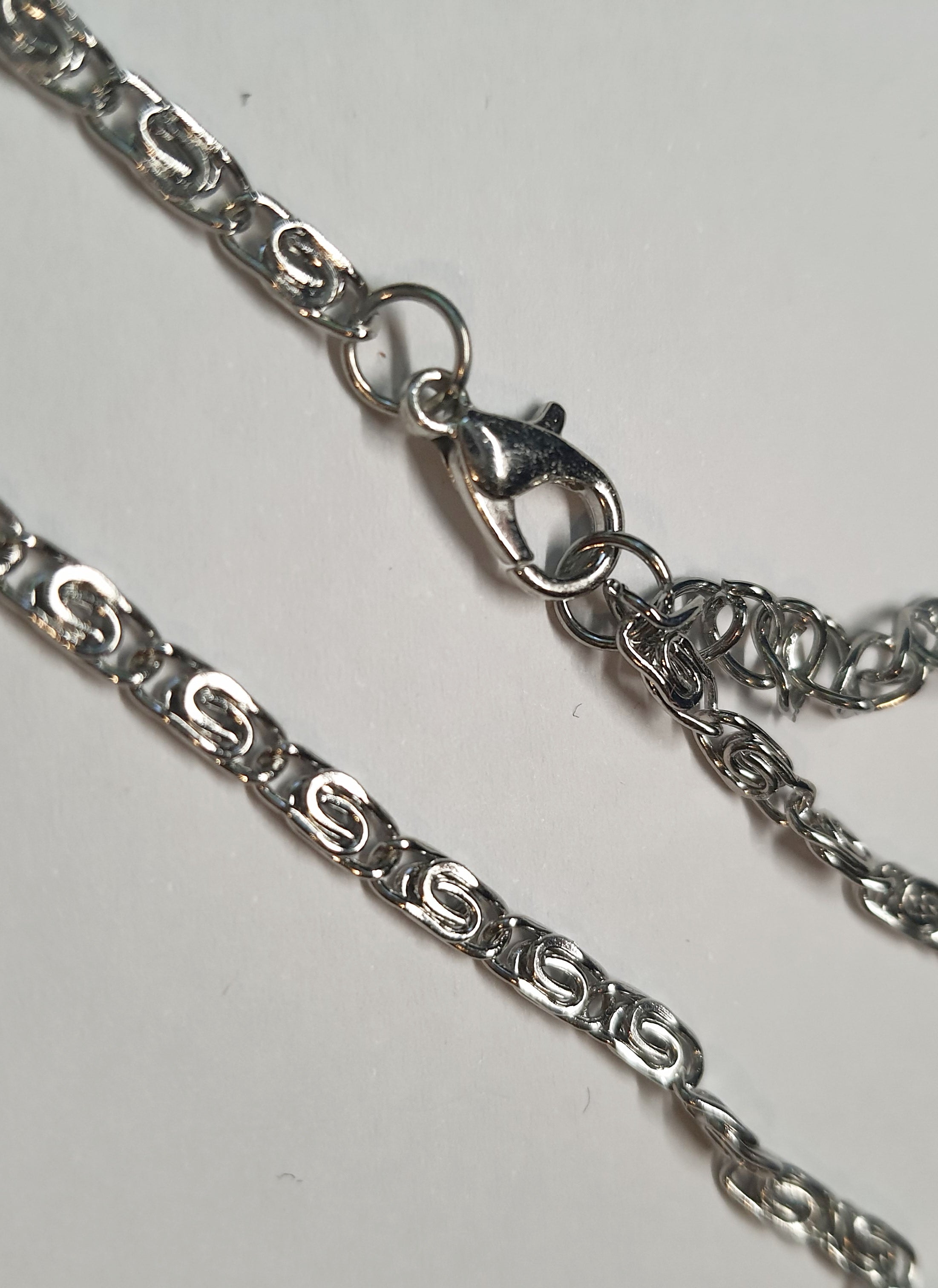 Srebrna bransoletka o splocie ślimak, stal chirurgiczna, stal nierdzewna, wodoodporne, hipoalergiczne, jakość premium, długość regulowana 21–28 cm, RougeBizu.