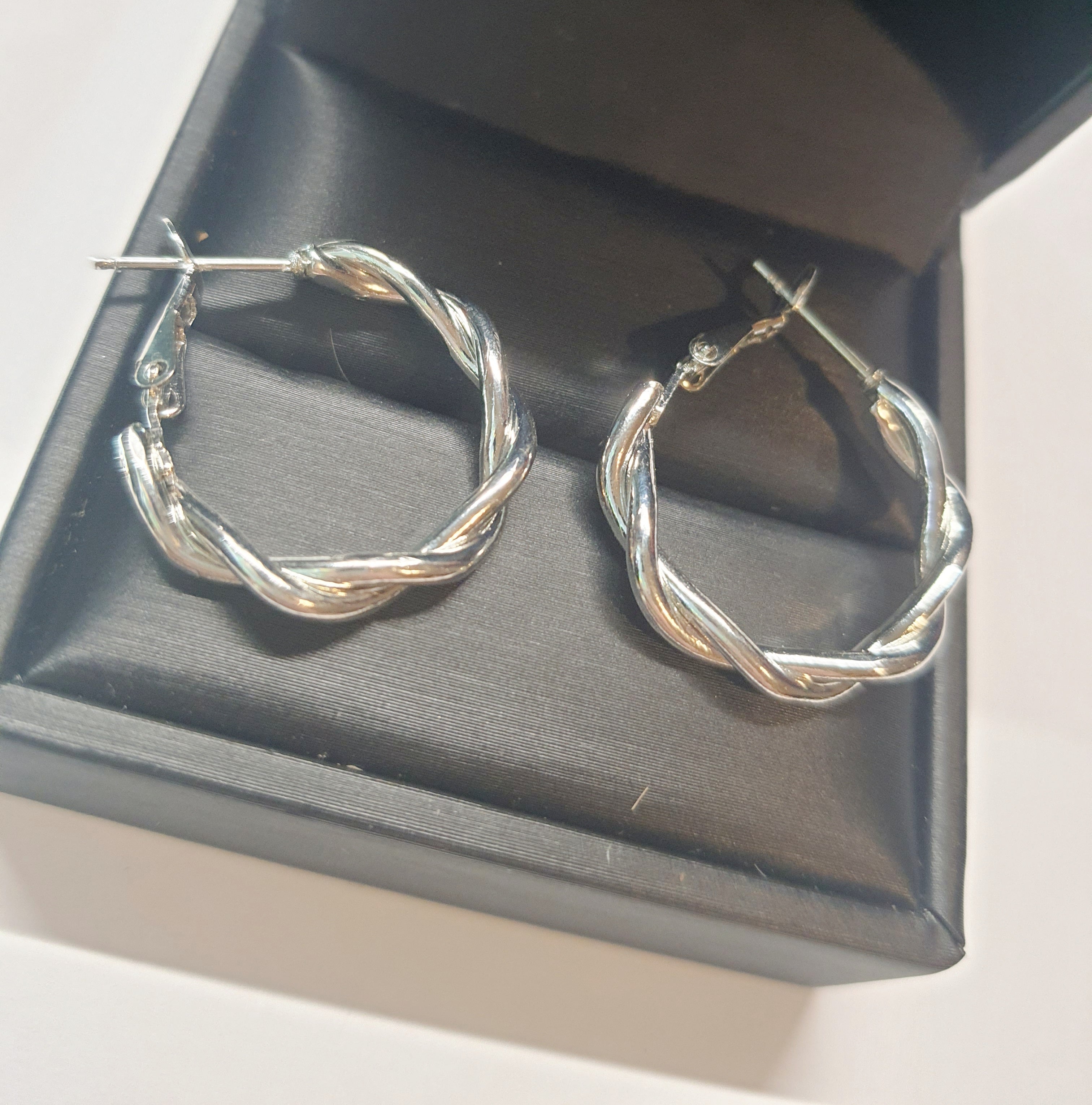 Srebrne kolczyki skręcane kółka, stal chirurgiczna, stal nierdzewna, wodoodporne, hipoalergiczne, jakość premium, klasyczny model, średnica 2 cm, RougeBizu.