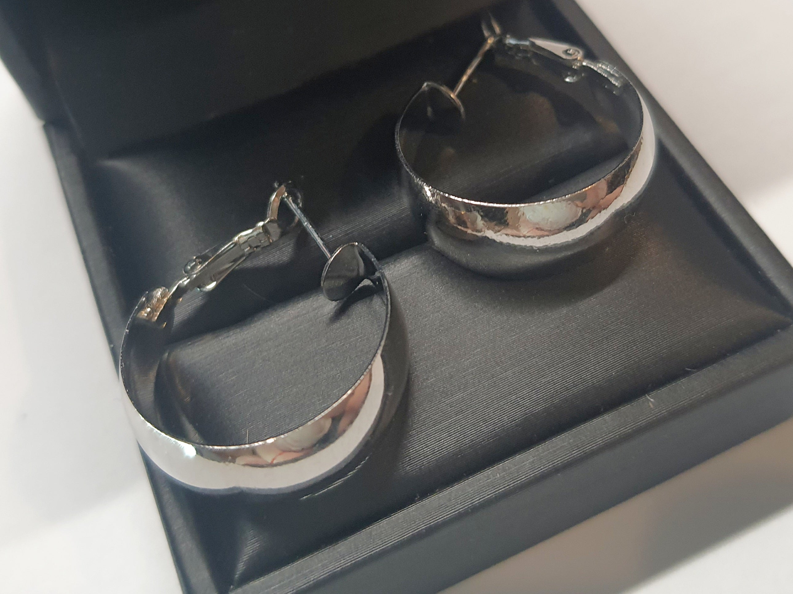 Srebrne kolczyki chunky klasyczne kółka o średnicy 2,5 cm, stal chirurgiczna, stal nierdzewna, wodoodporne, hipoalergiczne, jakość premium, RougeBizu.