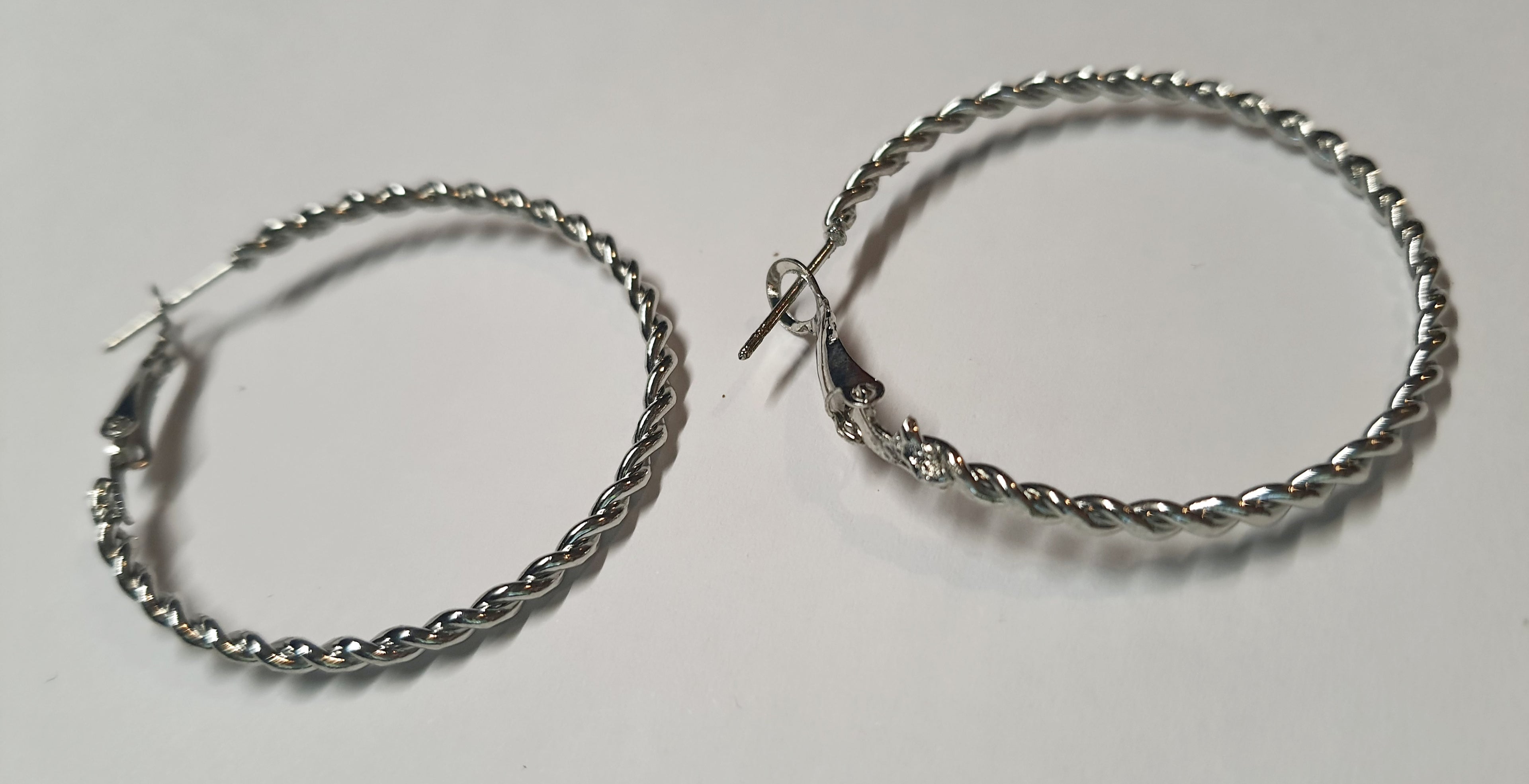 Srebrne kolczyki skręcane kółka o średnicy 4 cm, stal chirurgiczna, stal nierdzewna, wodoodporne, hipoalergiczne, jakość premium, RougeBizu.