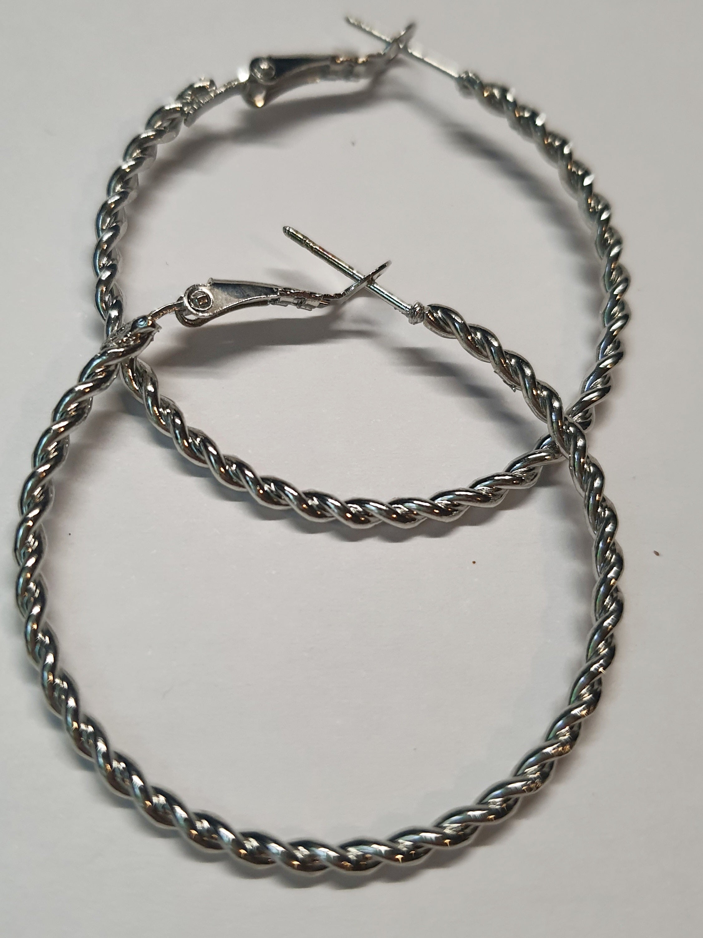 Srebrne kolczyki skręcane kółka o średnicy 4 cm, stal chirurgiczna, stal nierdzewna, wodoodporne, hipoalergiczne, jakość premium, RougeBizu.