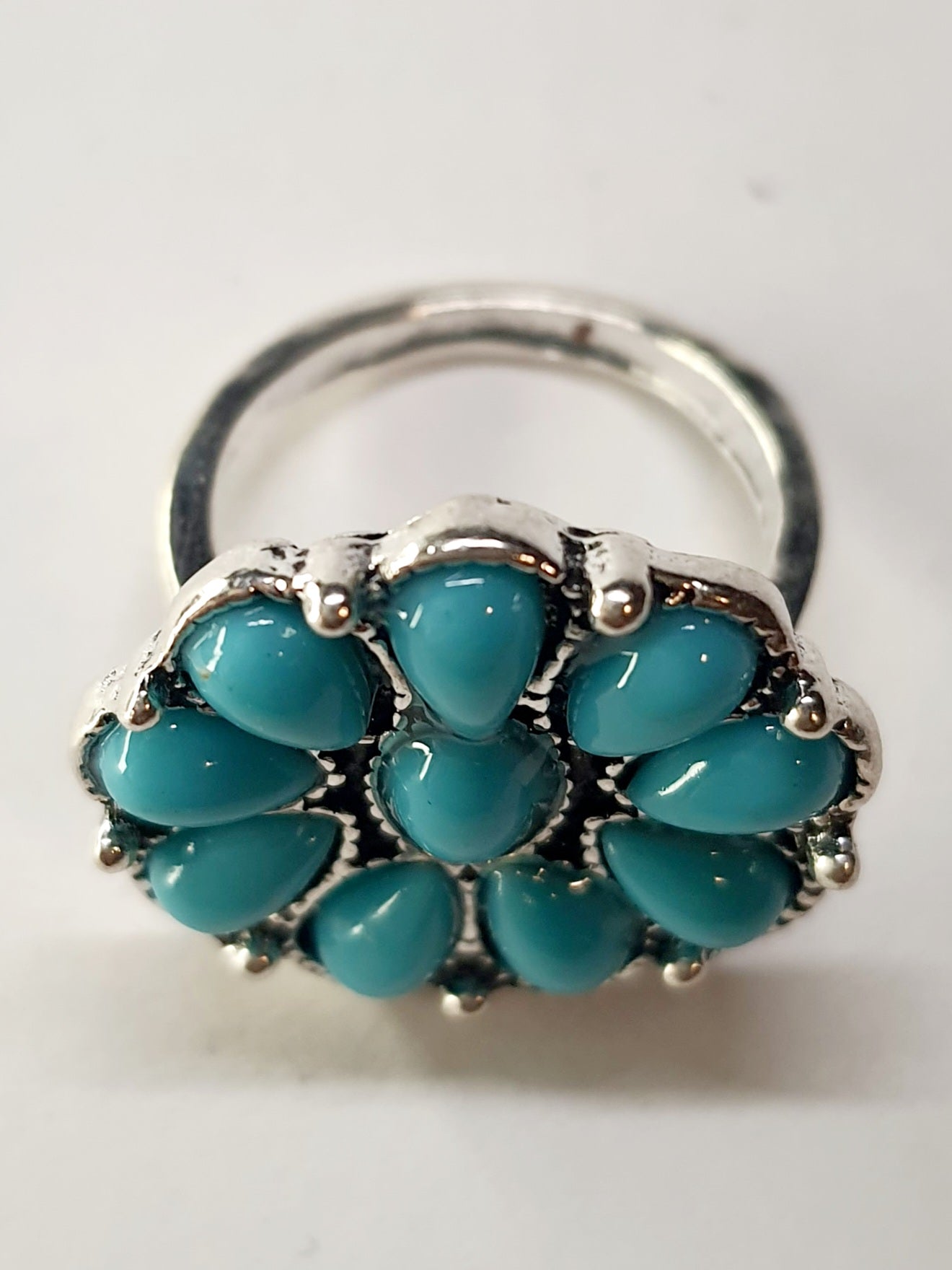 Pierścionek w kształcie kwiatka z turkusowych łez, stal nierdzewna, stal chirurgiczna, rozmiar 16 mm, styl boho vintage, srebrna obrączka, wodoodporne, hipoalergiczne, jakość premium, Rouge Bizu.