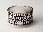 Pierścionek srebrny szeroki z orientalnym ornamentem, stal nierdzewna, stal chirurgiczna, unisex, styl etniczny vintage, rozmiar 17 mm, wodoodporne, hipoalergiczne, jakość premium, Rouge Bizu.