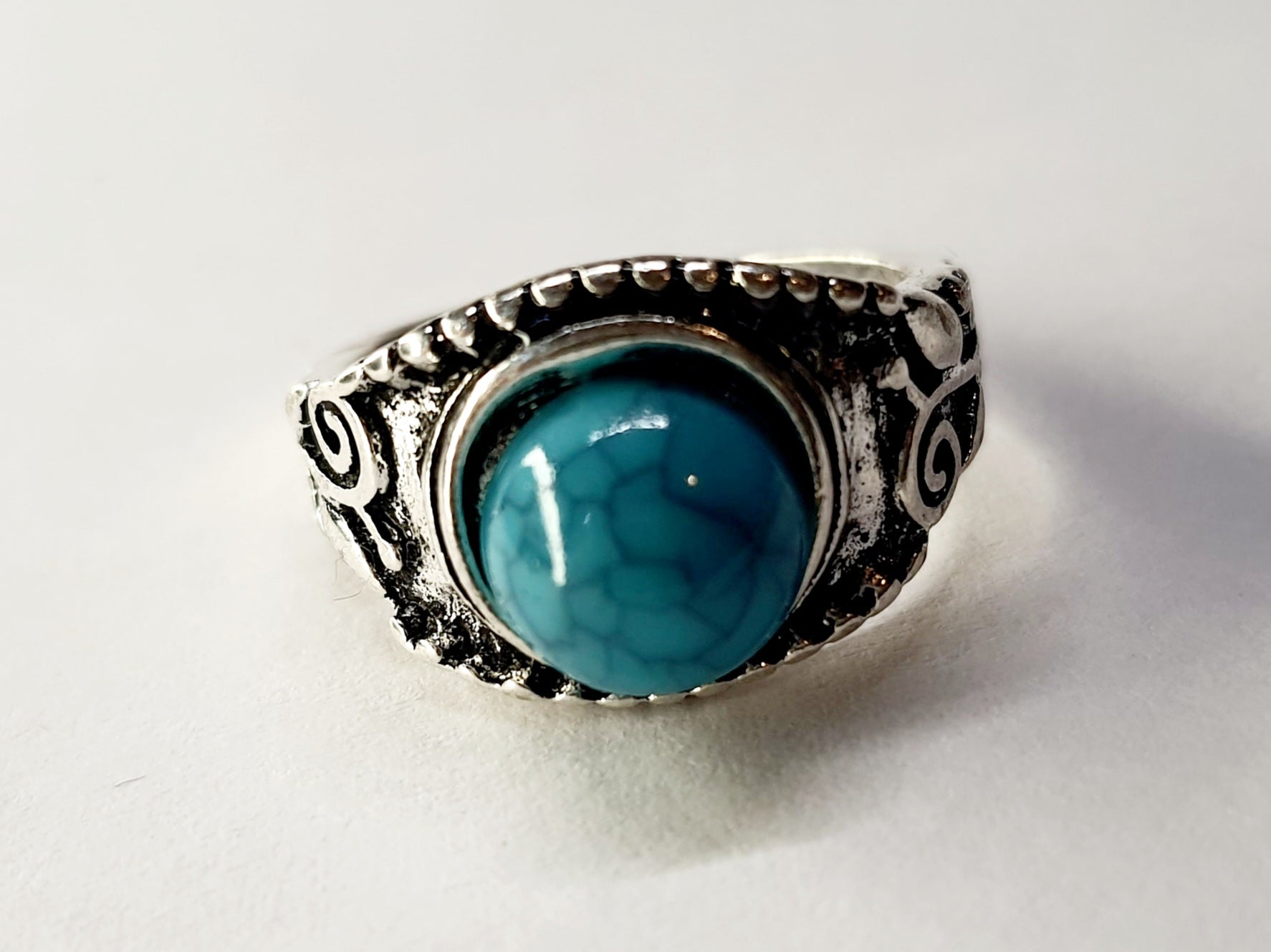 Pierścionek srebrny z turkusowym kamieniem, stal nierdzewna, stal chirurgiczna, styl vintage boho, rozmiar 15 mm, wodoodporne, hipoalergiczne, jakość premium, Rouge Bizu.