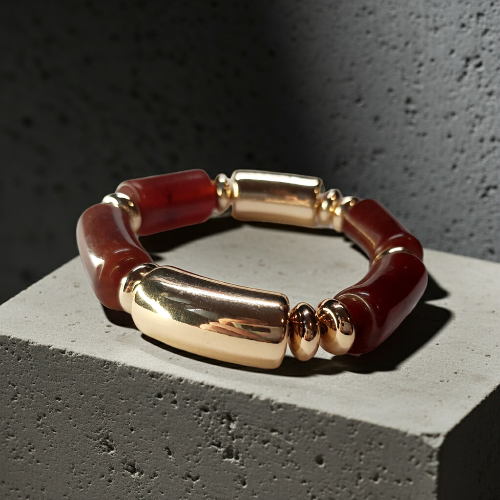 Bransoletka akrylowa w kolorze karmelowego brązu, o średnicy 6 cm, w stylu retro i minimalistycznym. Stal nierdzewna, stal chirurgiczna, wodoodporne, hipoalergiczne, jakość premium, Rouge Bizu.