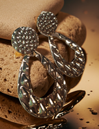 Gold twisted earrings 1.8 cm – a delicate form with character