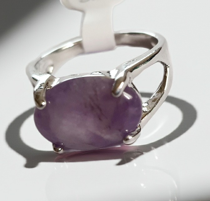 🌙 "Purple Morning Mist" – ring with a lilac stone