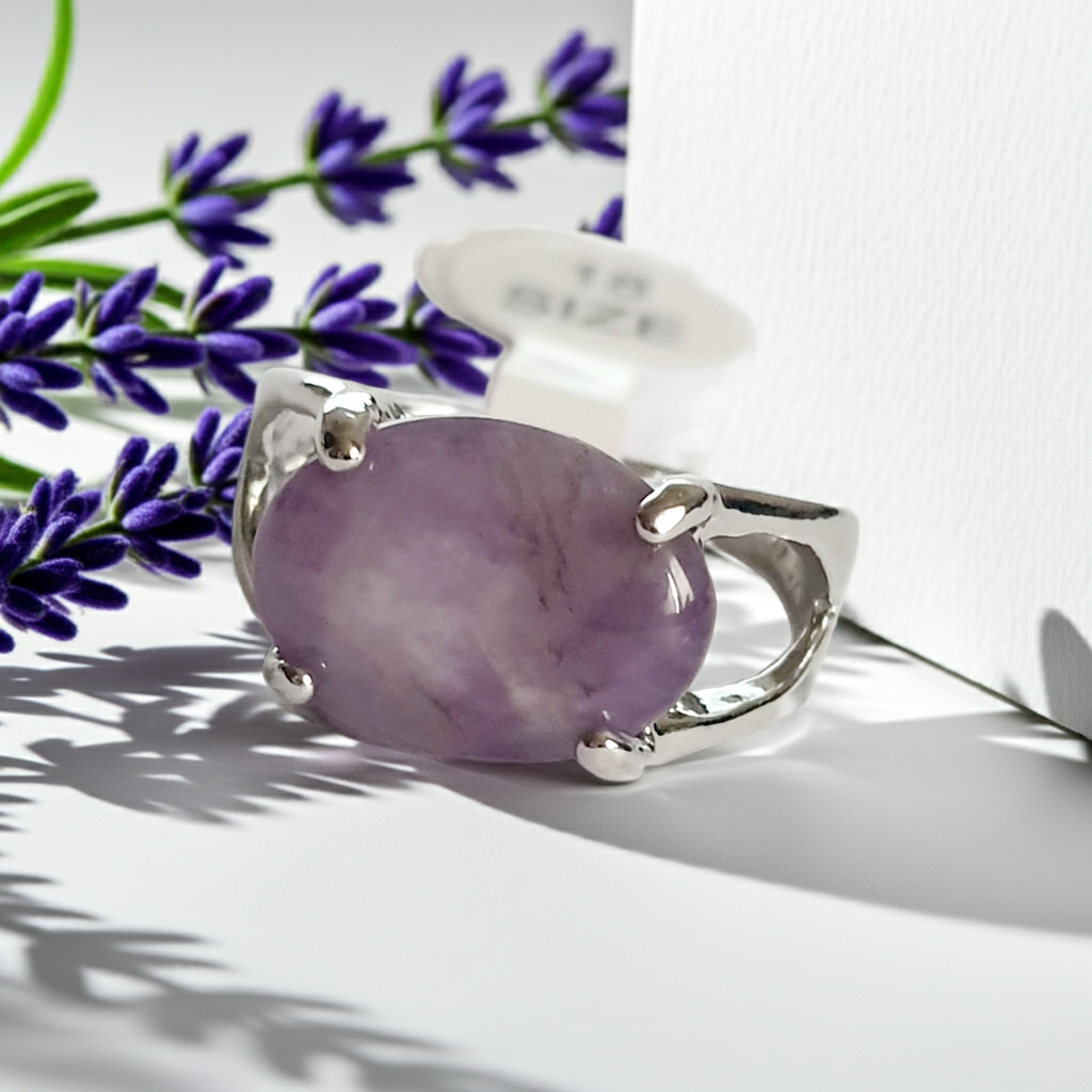 🌙 "Purple Morning Mist" – ring with a lilac stone