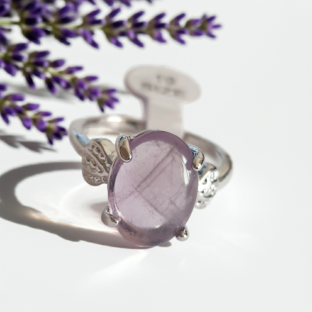 🌾 Violet Leaf Ring – Romanticism Enchanted in Stone