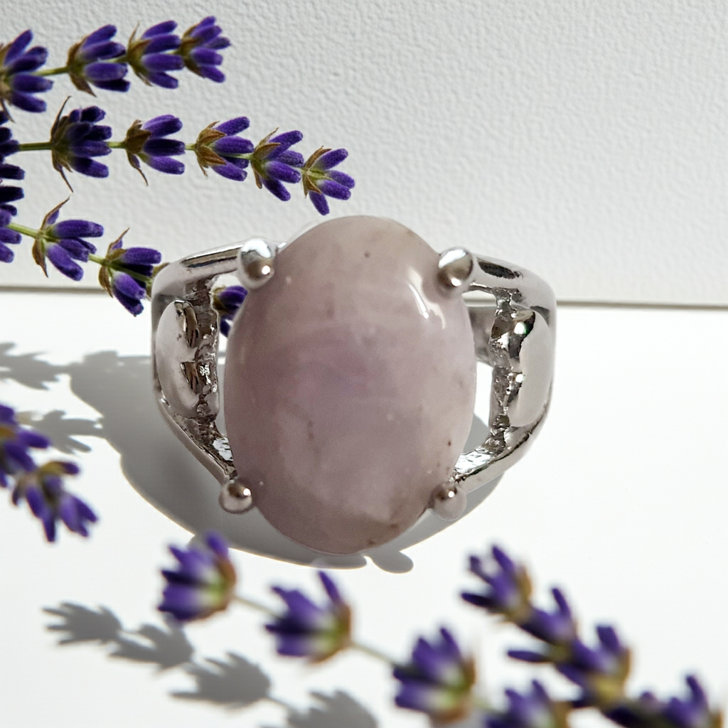 🌫️ "Whisper of Lavender" Ring - Silver Mist on the Finger