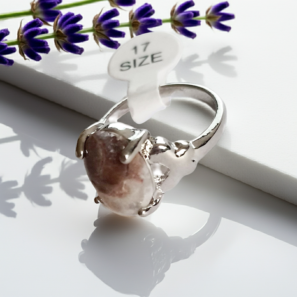 🌰 Ring with a stone in shades of brown and ecru – size 17 mm