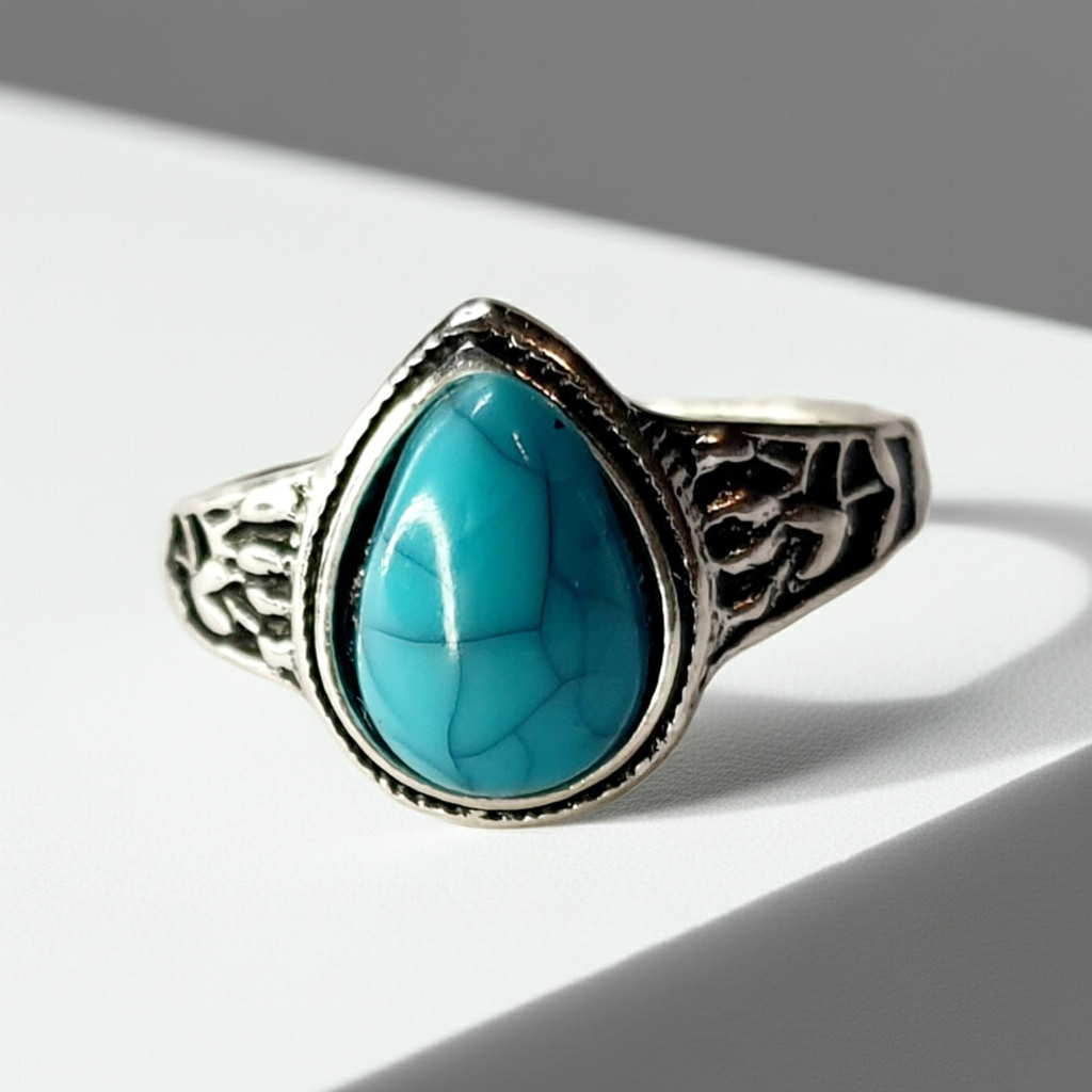Pierścionek srebrny z turkusowym kamieniem w kształcie łezki, stal nierdzewna, stal chirurgiczna, styl boho vintage, rozmiar 16 mm, wodoodporne, hipoalergiczne, jakość premium, Rouge Bizu.