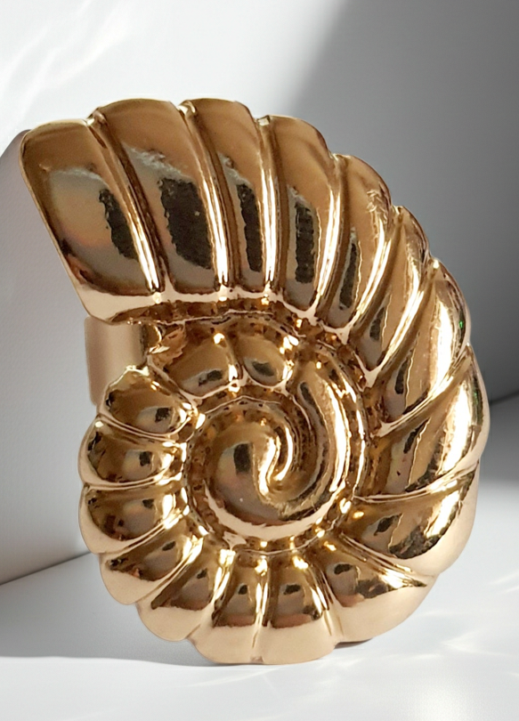 chunky pierścionek w kształcie muszelki, idealny na lato, kolor złoty, stal nierdzewna, chirurgiczna. rougebizu