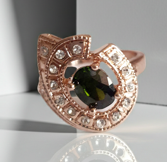 Art déco pierścionek z kryształami i zielonym kamieniem. stal nierdzewna. rougebizu