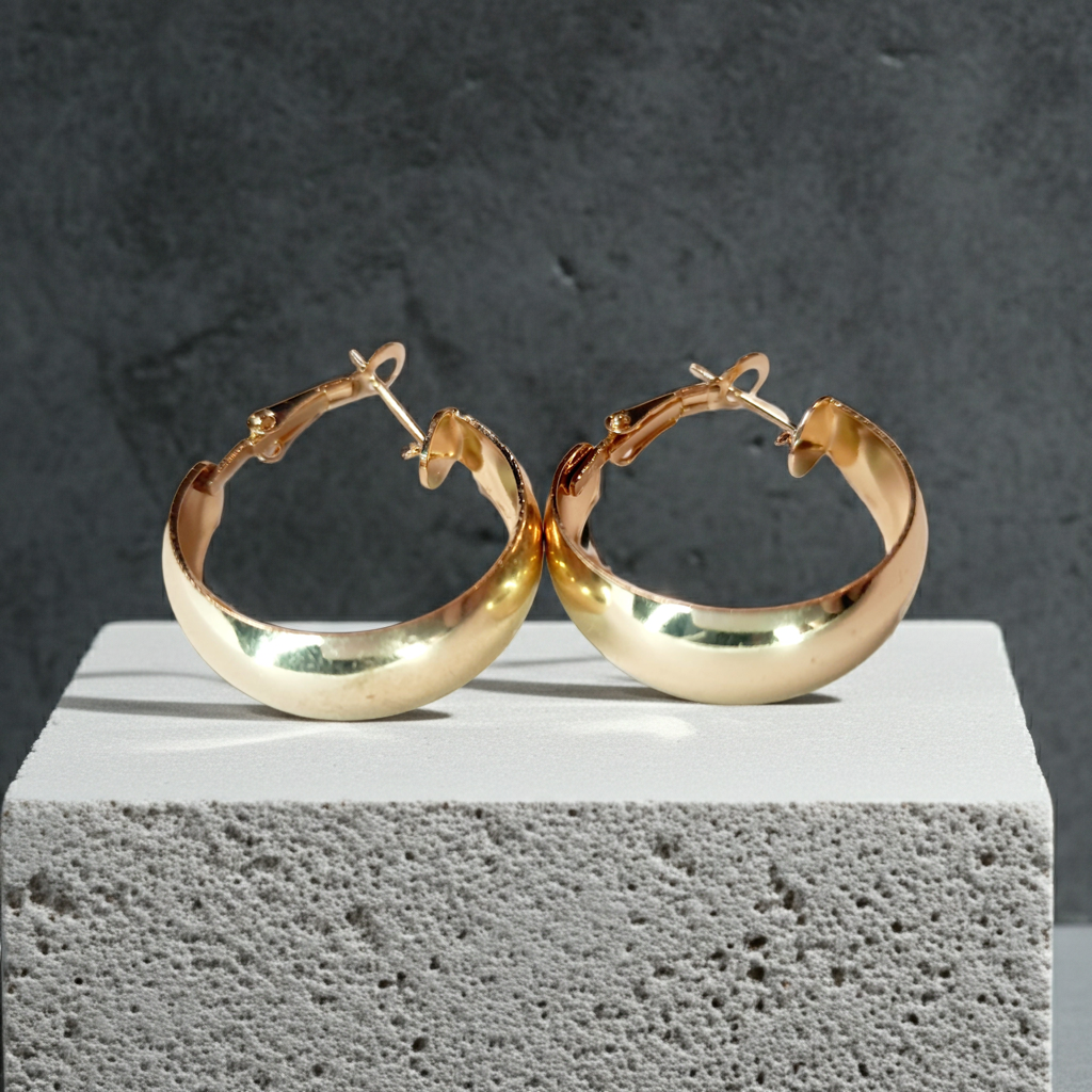 Gold twisted earrings 1.8 cm – a delicate form with character