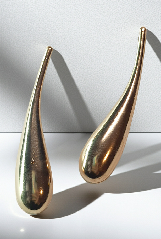 Złote kolczyki w kształcie długich kropli, długość 8 cm, stal chirurgiczna, stal nierdzewna, wodoodporne, hipoalergiczne, jakość premium, elegancki styl, Rouge Bizu.