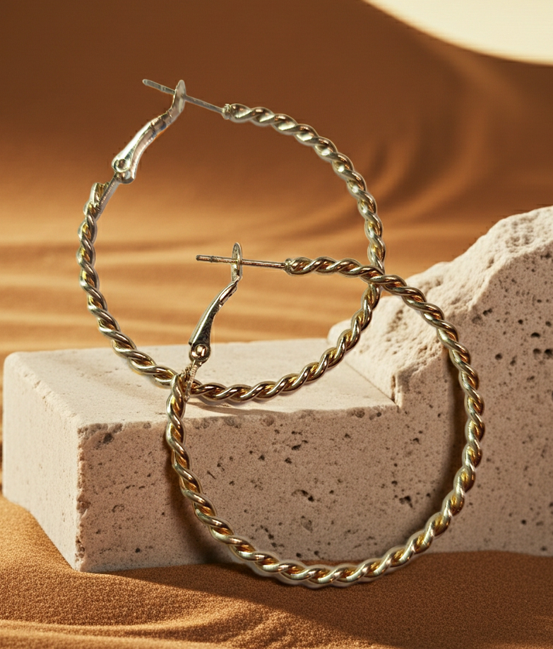 Gold twisted earrings 1.8 cm – a delicate form with character