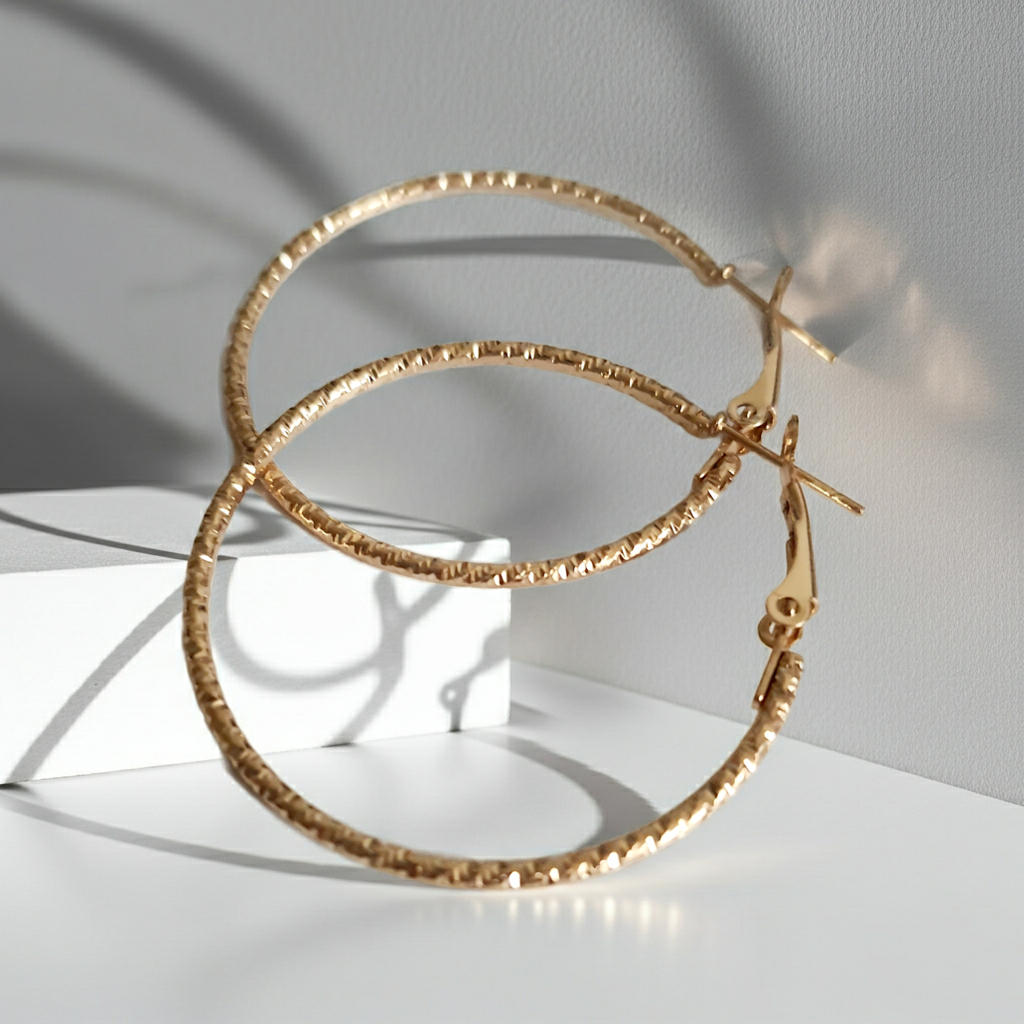 Złote kolczyki diamentowane koła o średnicy 4 cm – lekkie, eleganckie
