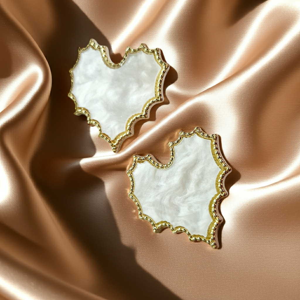 Gold twisted earrings 1.8 cm – a delicate form with character