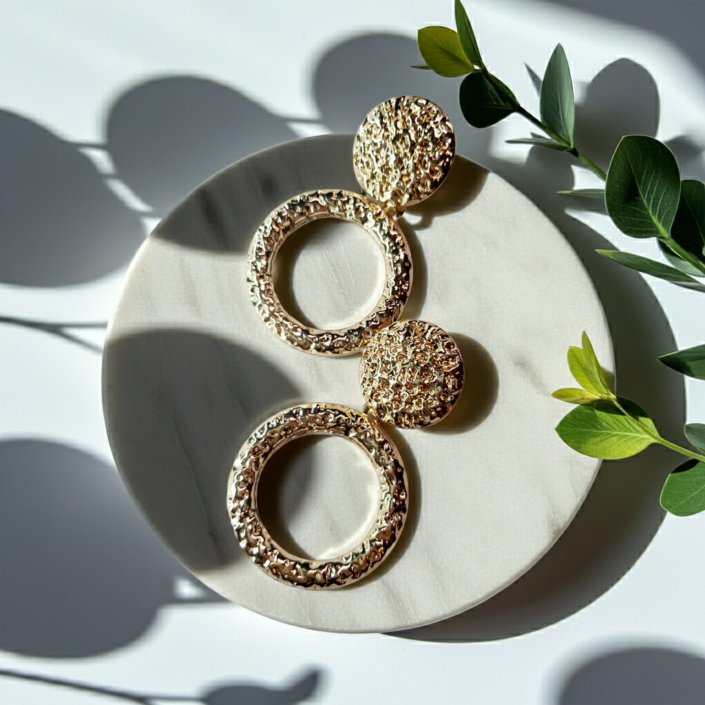 Gold twisted earrings 1.8 cm – a delicate form with character