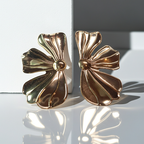 Gold twisted earrings 1.8 cm – a delicate form with character